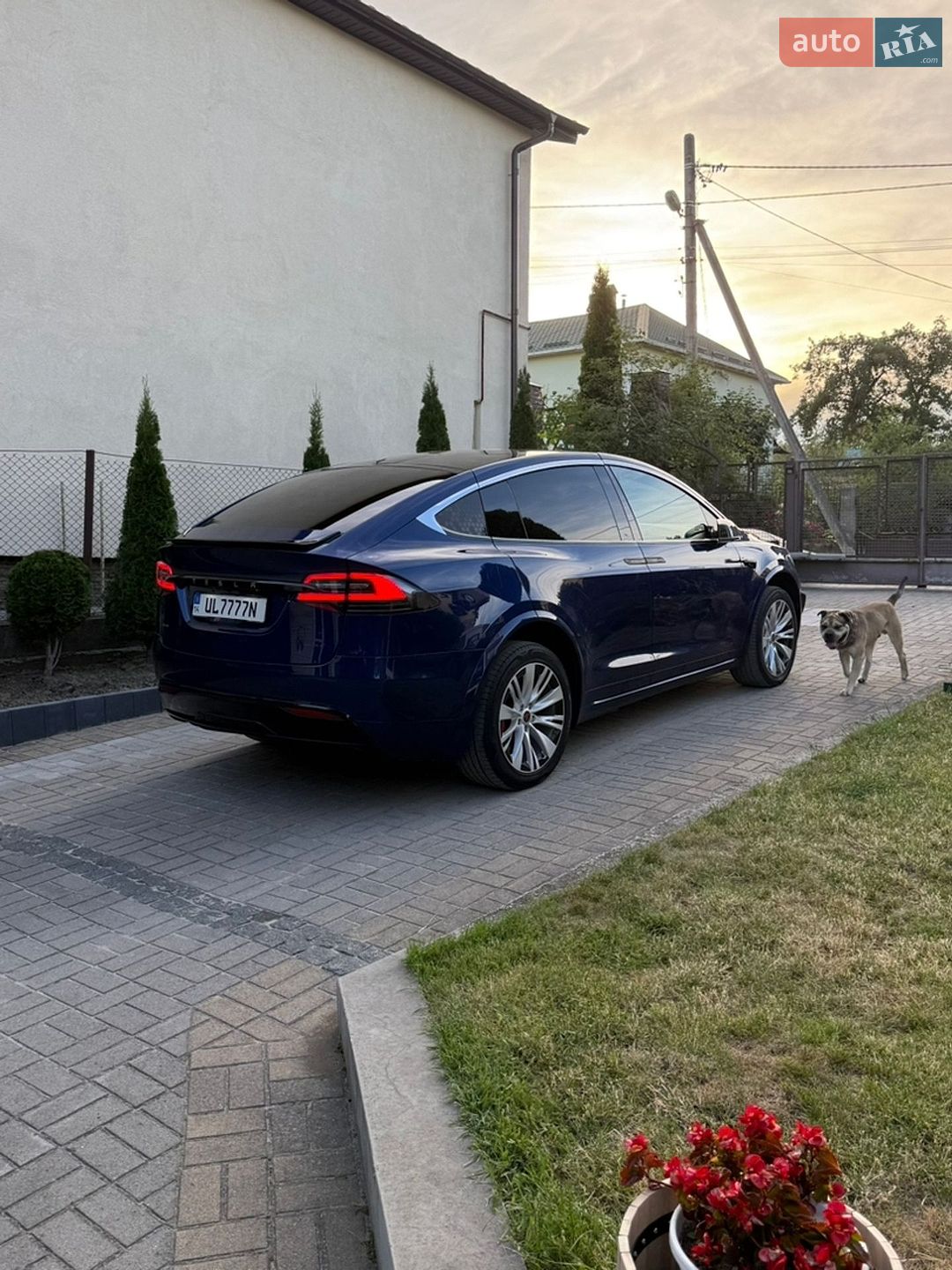Tesla Model X 2016 VIN 5YJXCBE22GF002663 фото оголошення 14 з 45