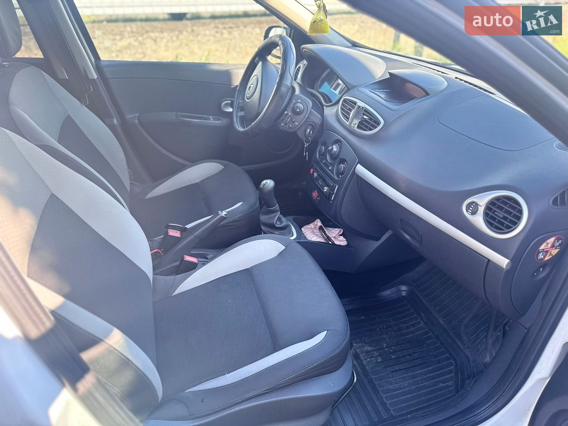 Renault Clio 2011 VIN VF1KR2H0H44802054 фото оголошення 17 з 23