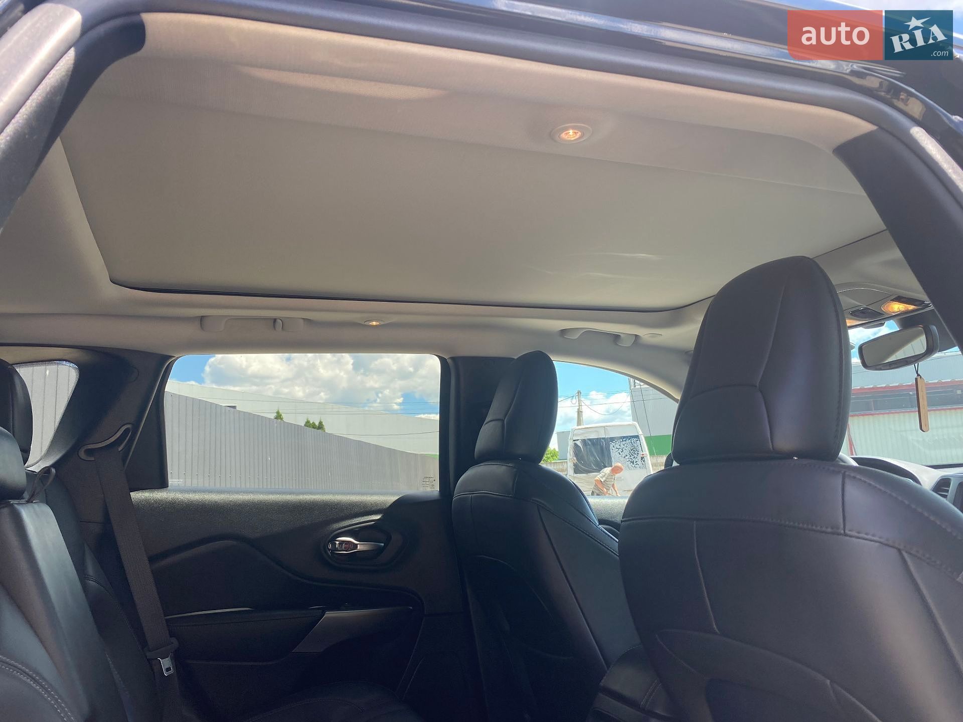 Jeep Cherokee 2021 VIN 1C4PJMMX2MD236531 фото оголошення 17 з 25