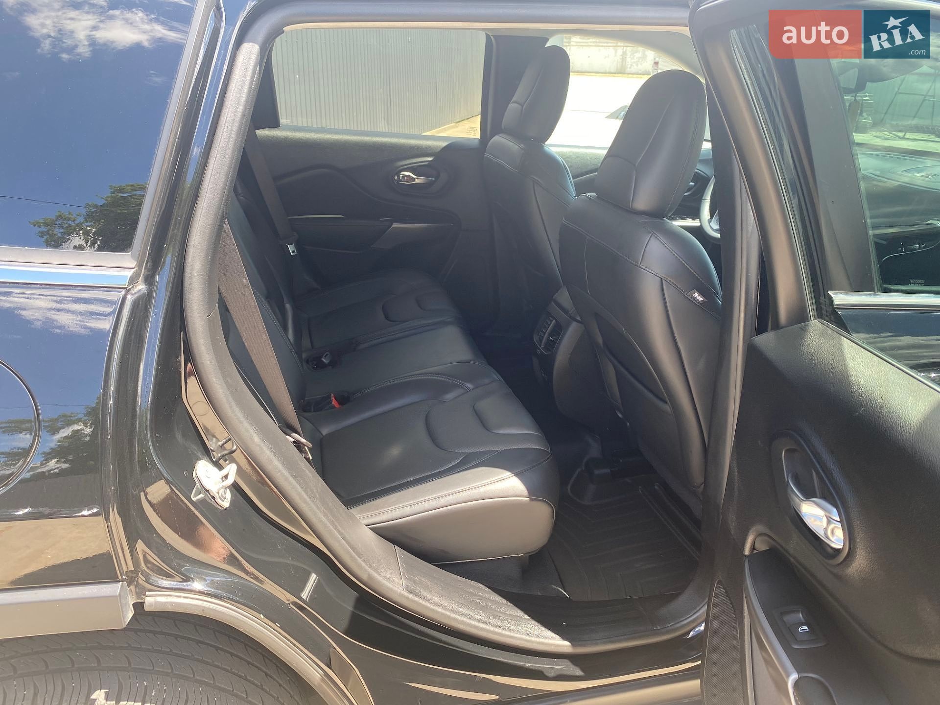 Jeep Cherokee 2021 VIN 1C4PJMMX2MD236531 фото оголошення 20 з 25