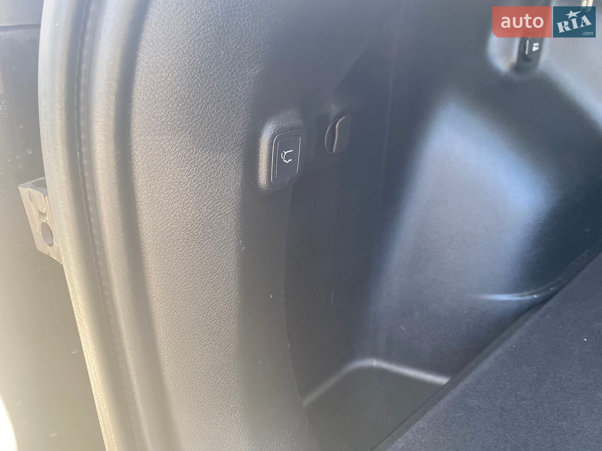 Jeep Cherokee 2021 VIN 1C4PJMMX2MD236531 фото оголошення 19 з 25