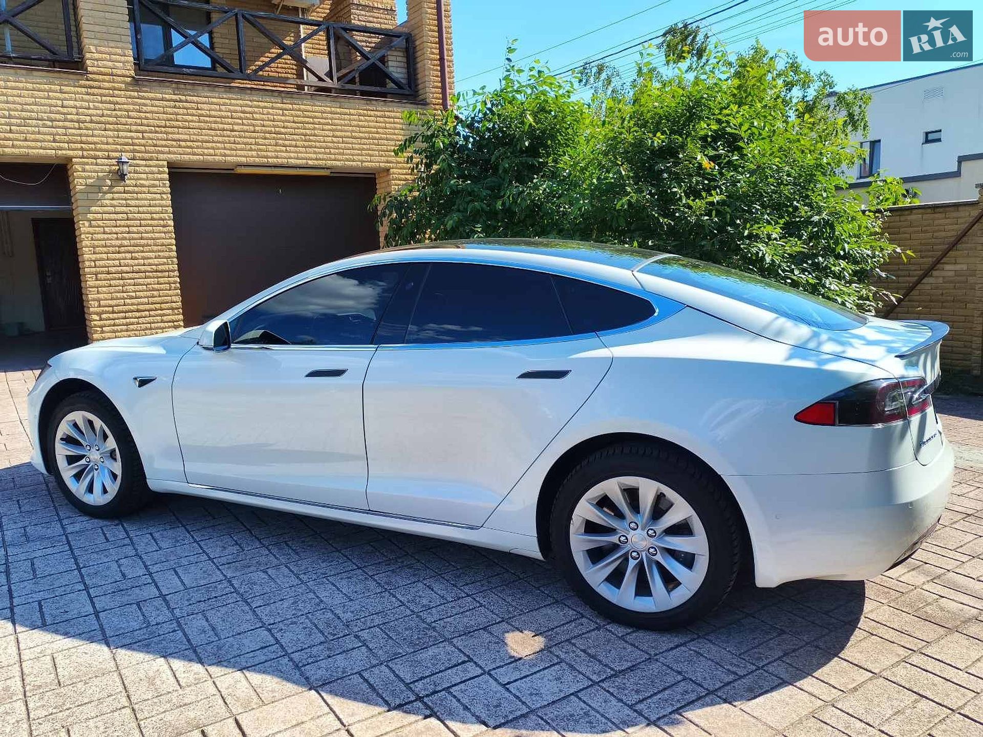 Tesla Model S 2018 VIN 5YJSA1E29JF281840 фото оголошення 24 з 28