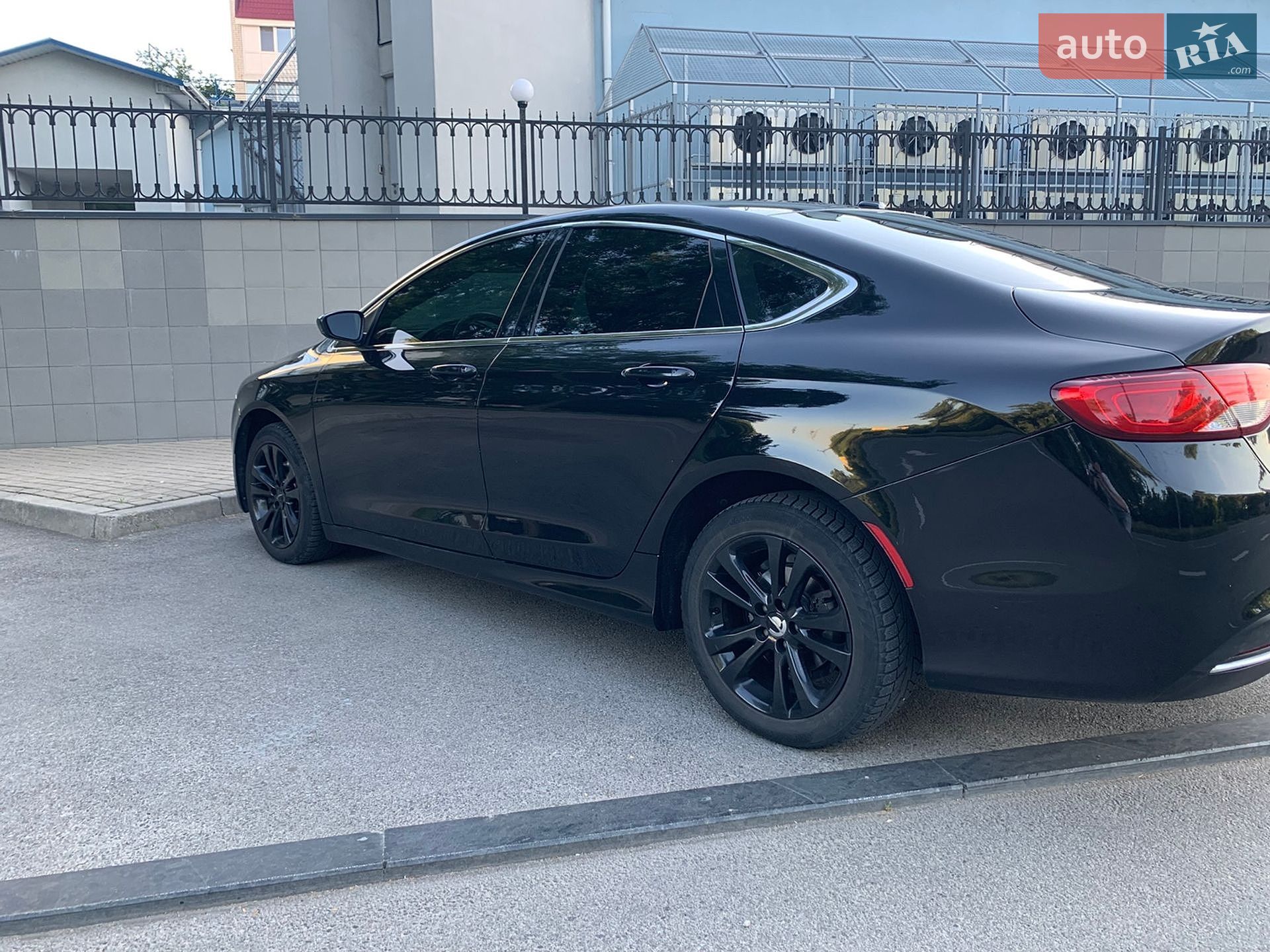 Chrysler 200 2015 VIN 1C3CCCAB3FN675590 фото оголошення 3 з 4