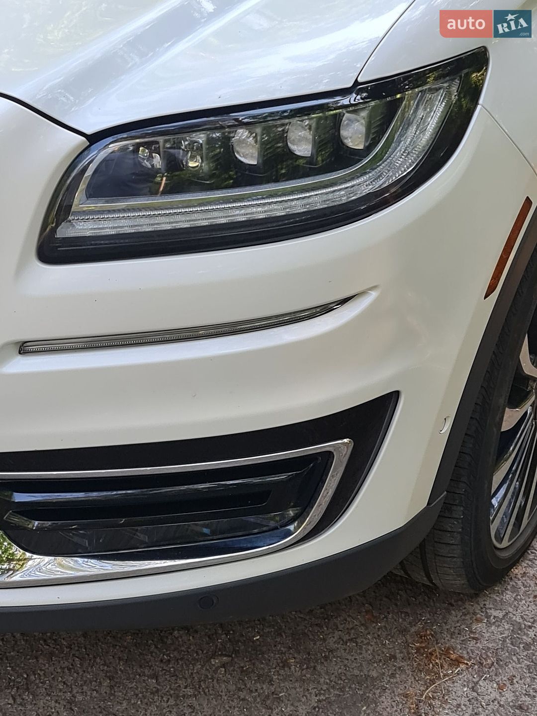 Lincoln Nautilus 2019 VIN 2LMPJ9JP2KBL32440 фото оголошення 6 з 18