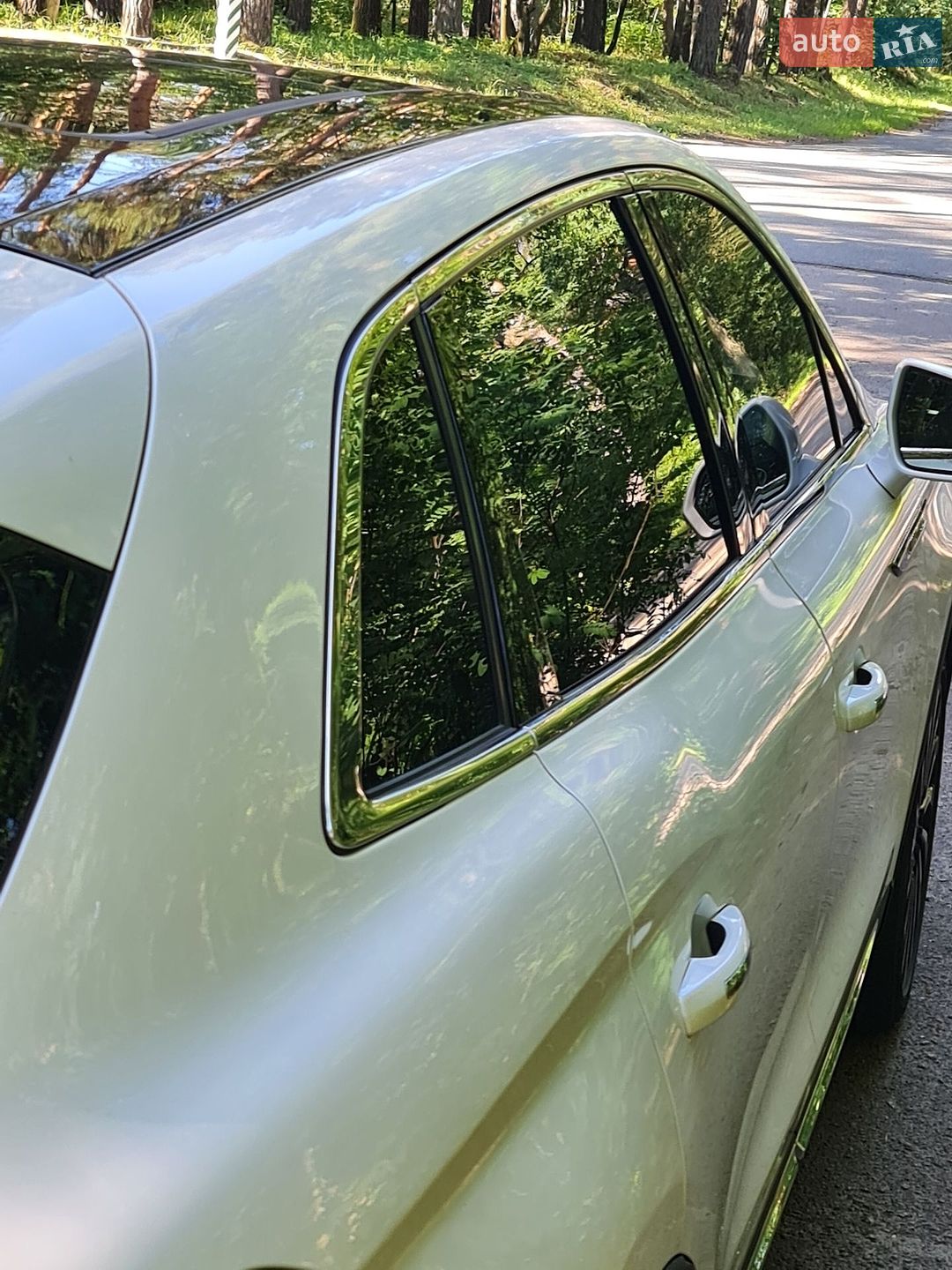 Lincoln Nautilus 2019 VIN 2LMPJ9JP2KBL32440 фото оголошення 11 з 18