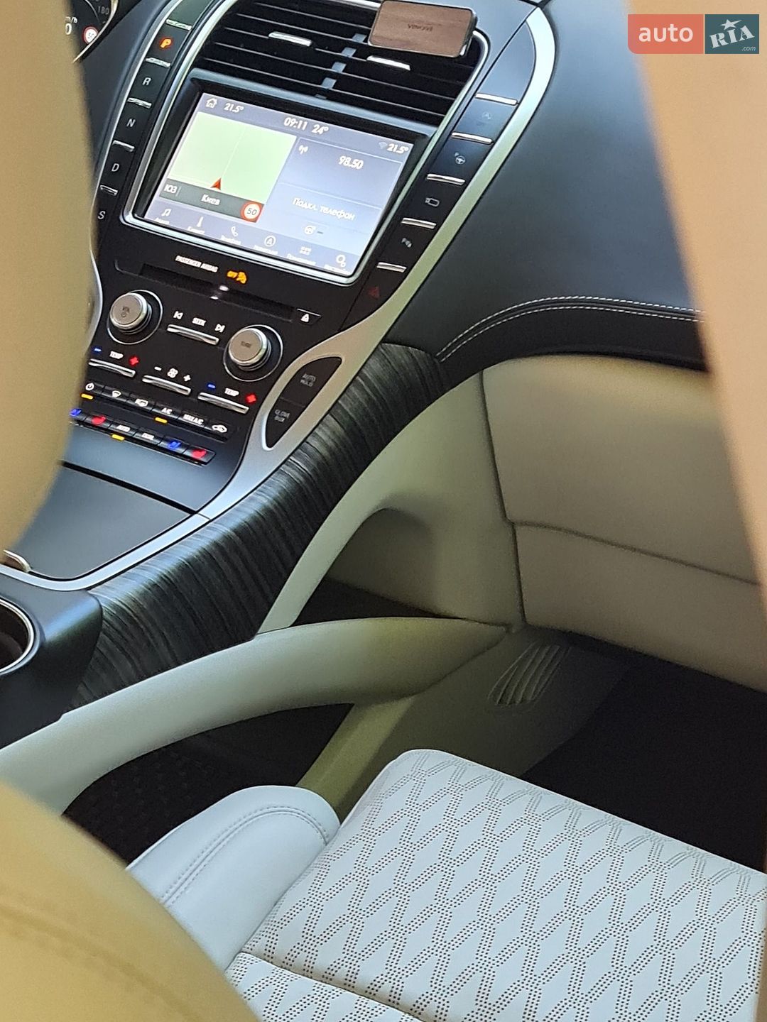 Lincoln Nautilus 2019 VIN 2LMPJ9JP2KBL32440 фото оголошення 17 з 18