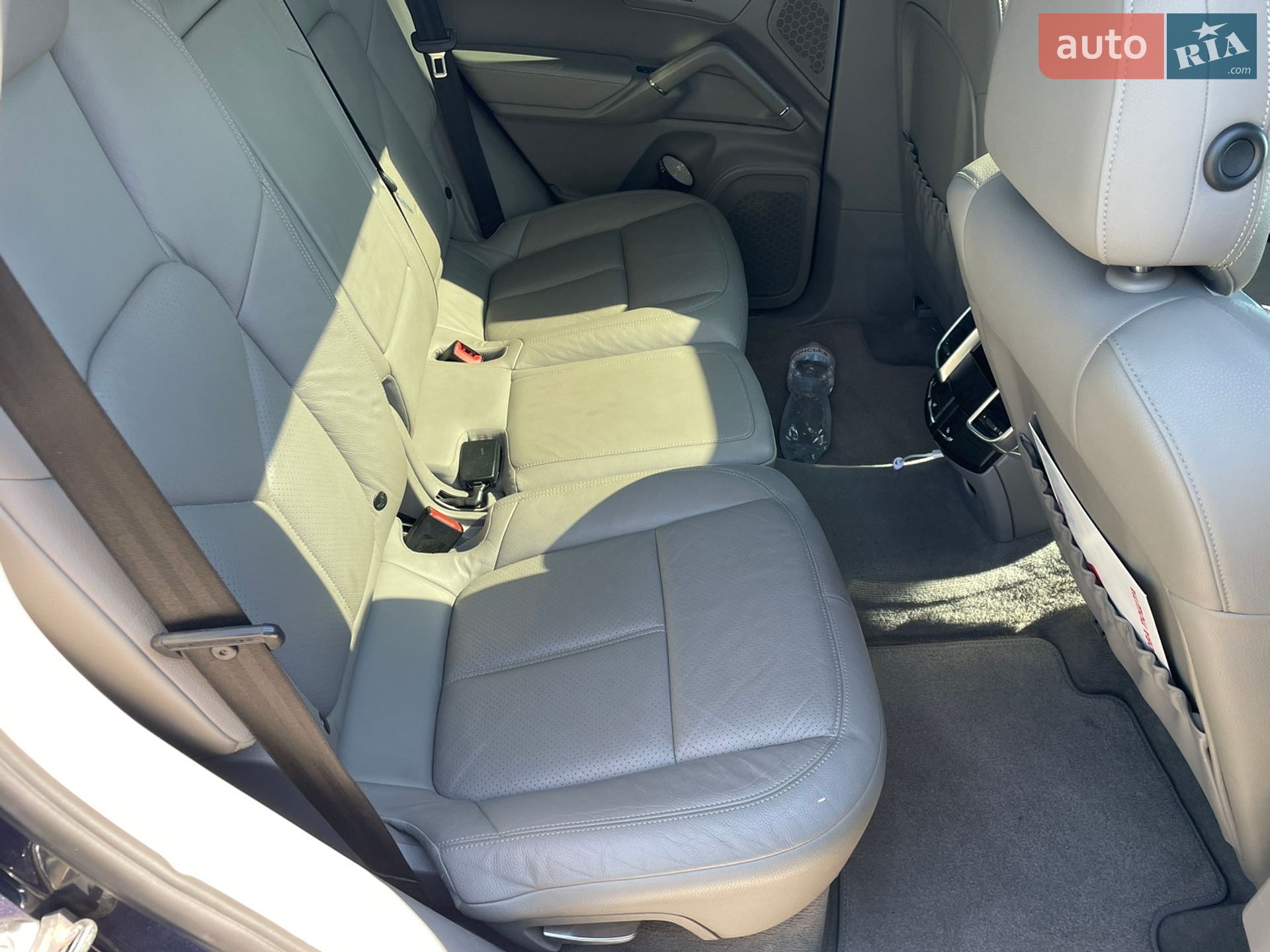 Porsche Cayenne 2011 VIN WP1AF2925CLA30034 фото оголошення 11 з 27