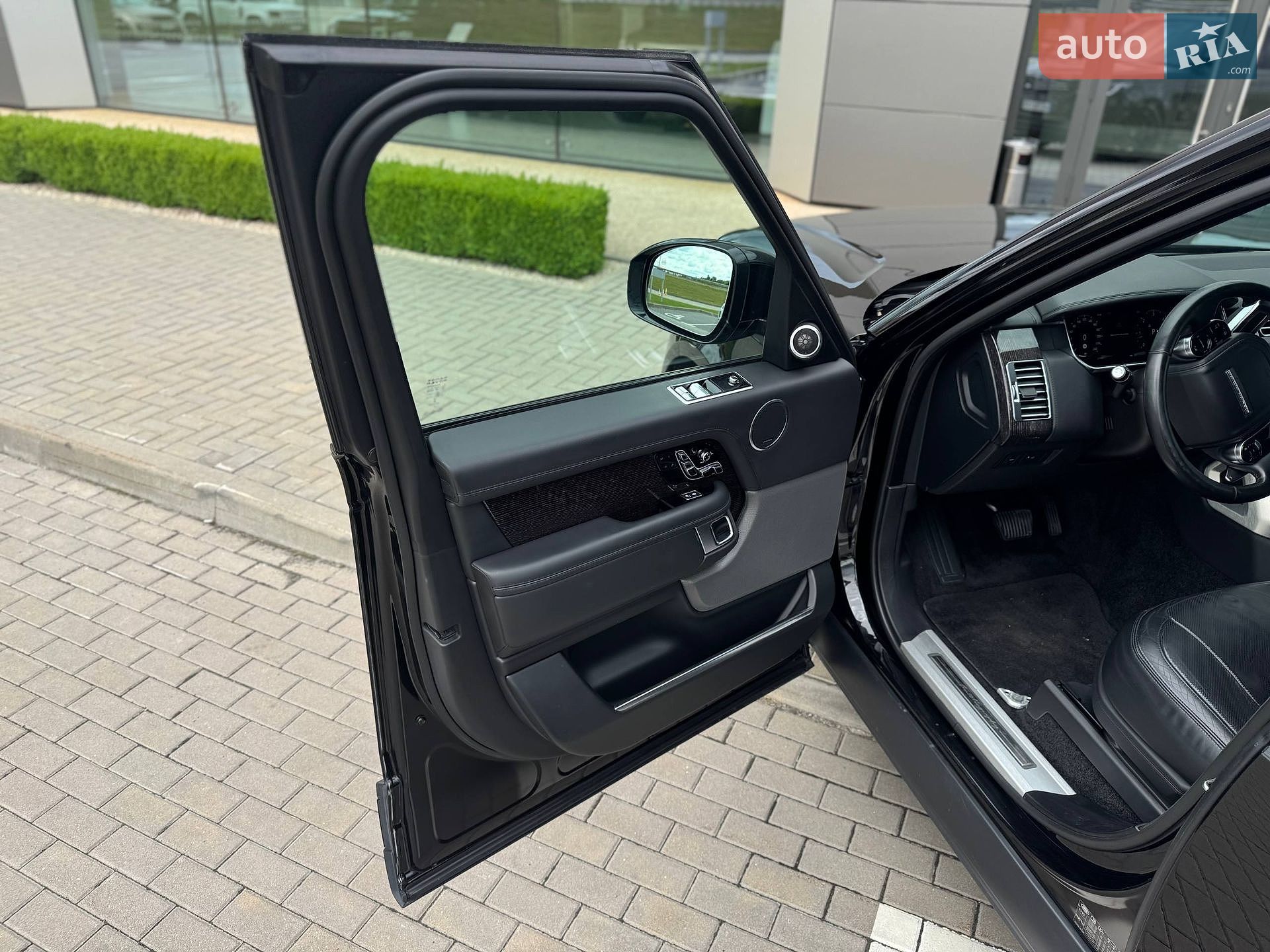 Land Rover Range Rover 2018 VIN SALGA2BJ3JA511073 фото оголошення 5 з 24