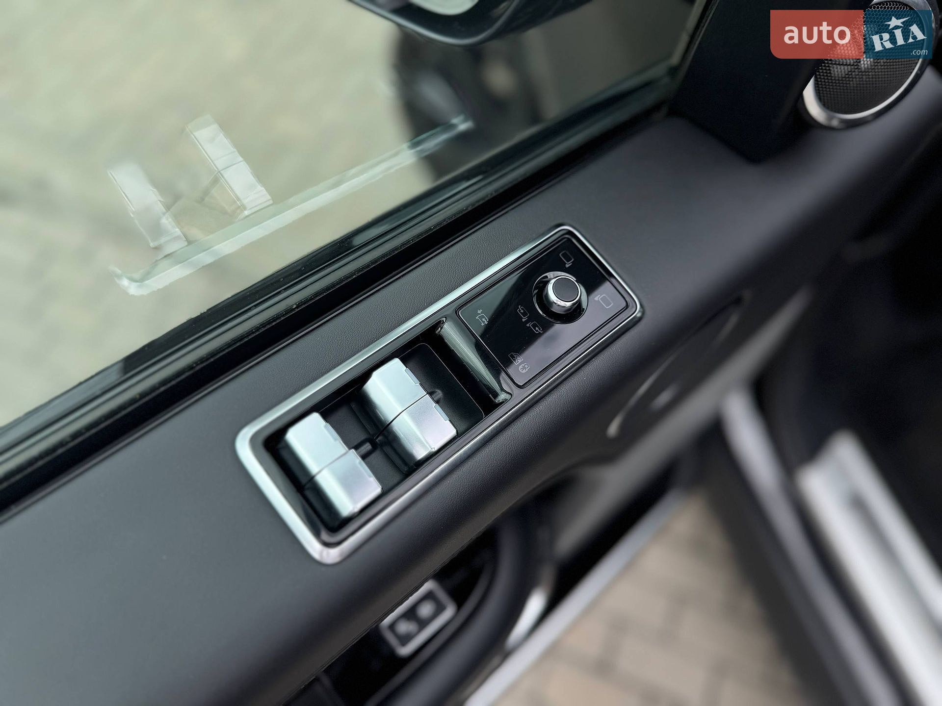 Land Rover Range Rover 2018 VIN SALGA2BJ3JA511073 фото оголошення 7 з 24