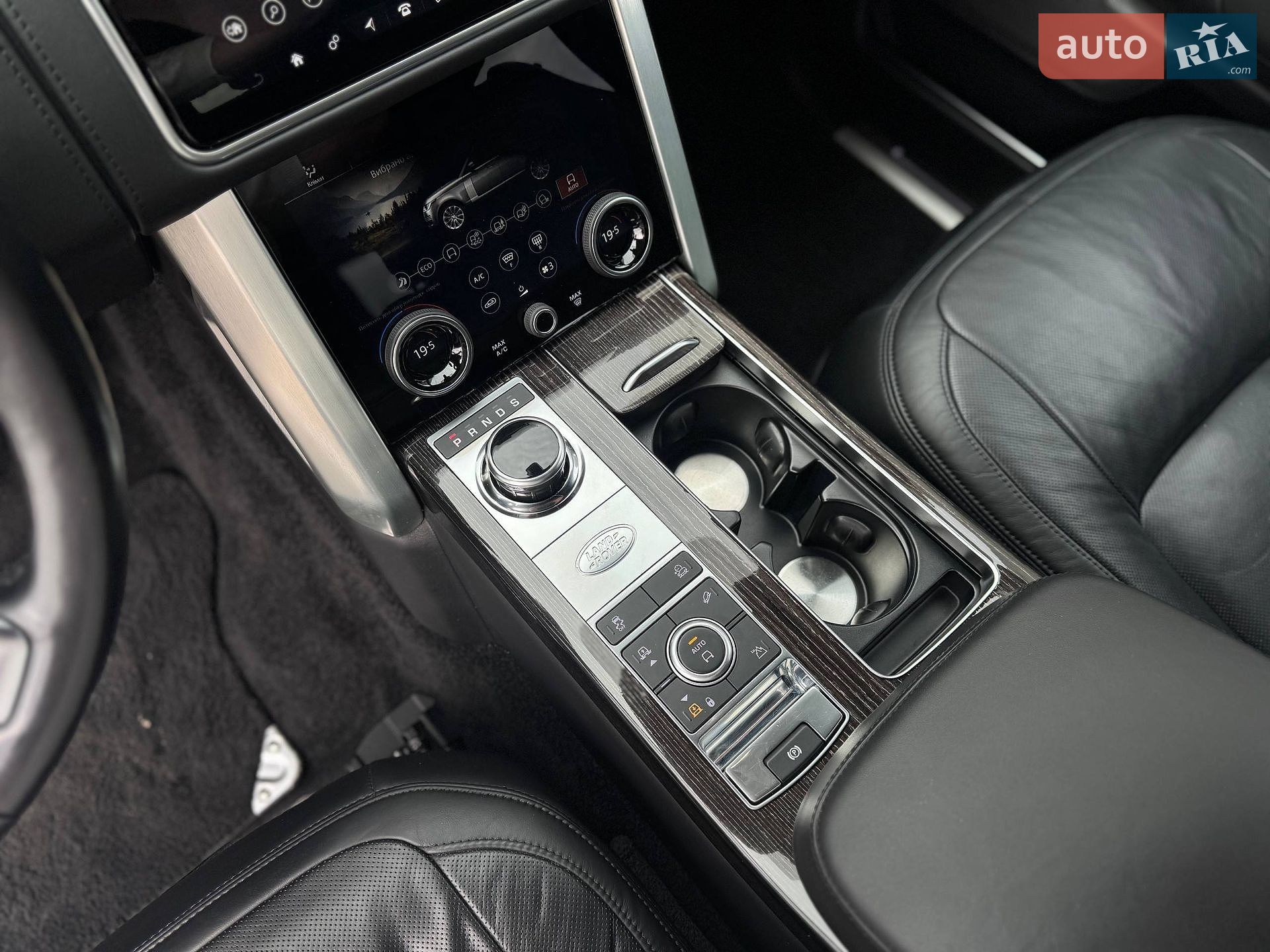 Land Rover Range Rover 2018 VIN SALGA2BJ3JA511073 фото оголошення 13 з 24
