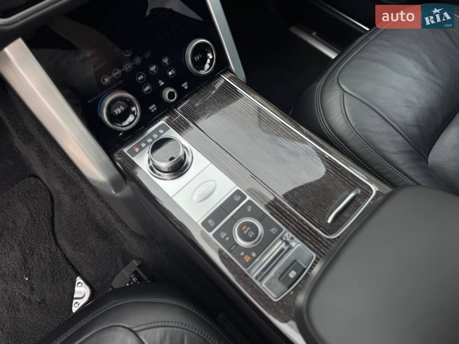Land Rover Range Rover 2018 VIN SALGA2BJ3JA511073 фото оголошення 14 з 24