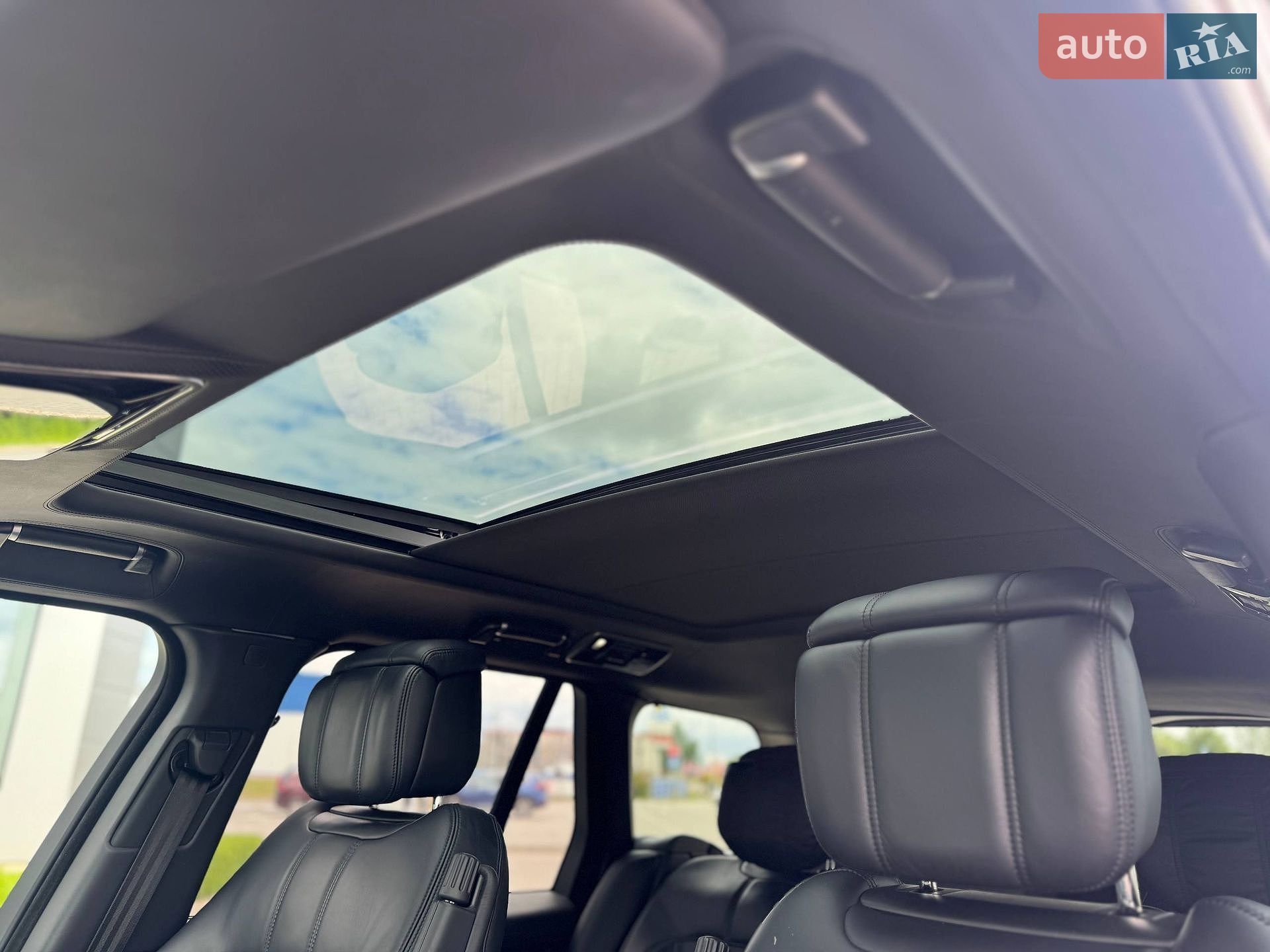 Land Rover Range Rover 2018 VIN SALGA2BJ3JA511073 фото оголошення 17 з 24