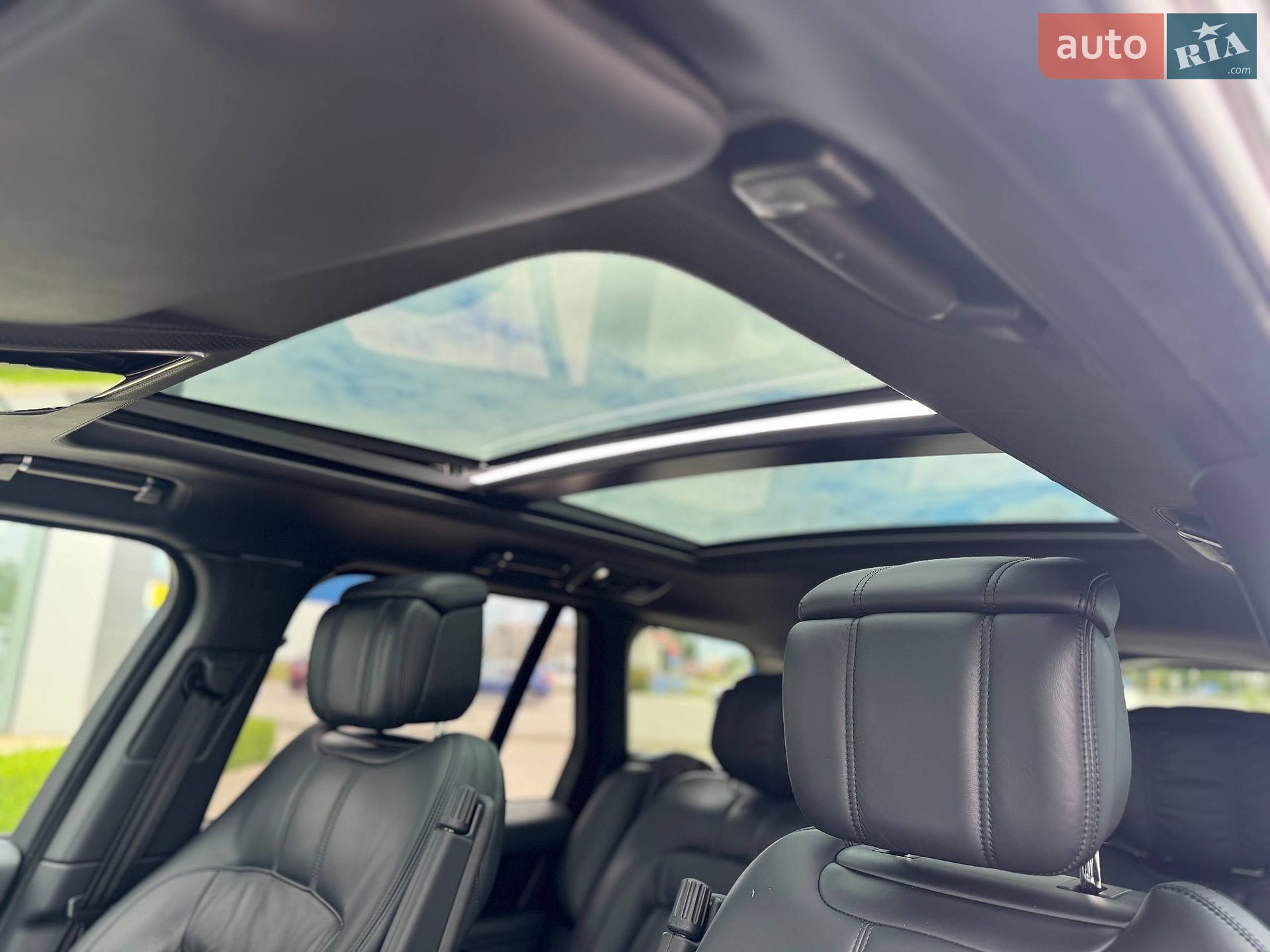 Land Rover Range Rover 2018 VIN SALGA2BJ3JA511073 фото оголошення 18 з 24