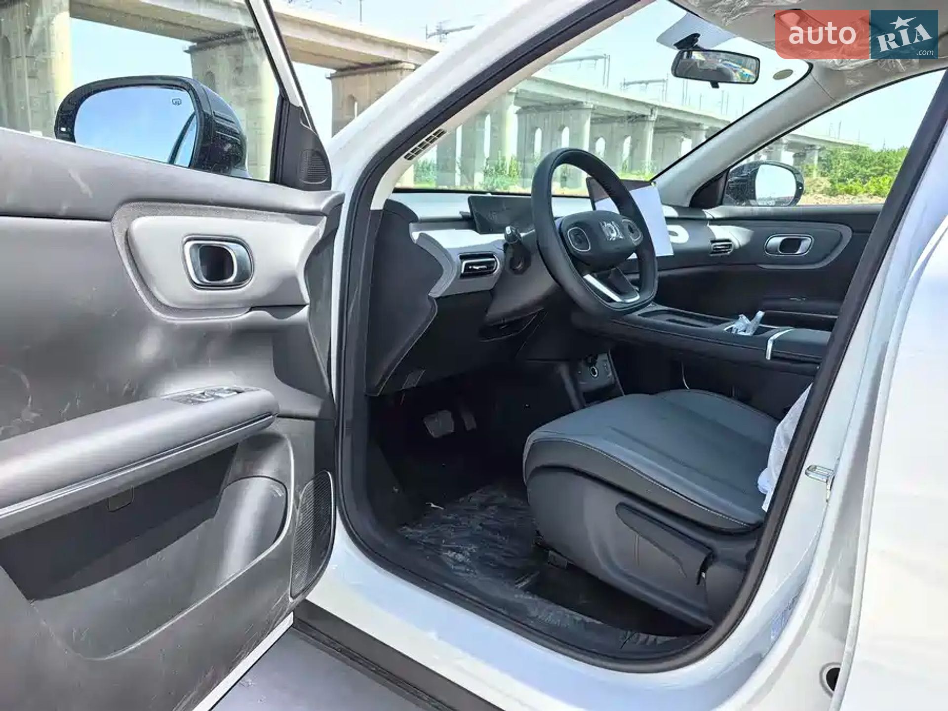 Changan Qiyuan Q05 2026 VIN LS6CME0F2TB459418 фото оголошення 2 з 9