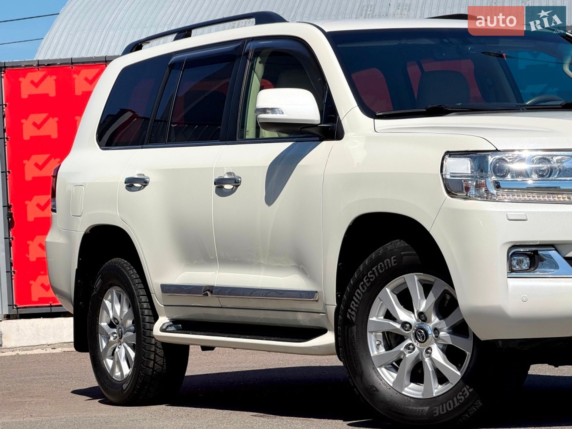 Toyota Land Cruiser 2021 VIN JTMCV05J804325651 фото оголошення 7 з 104