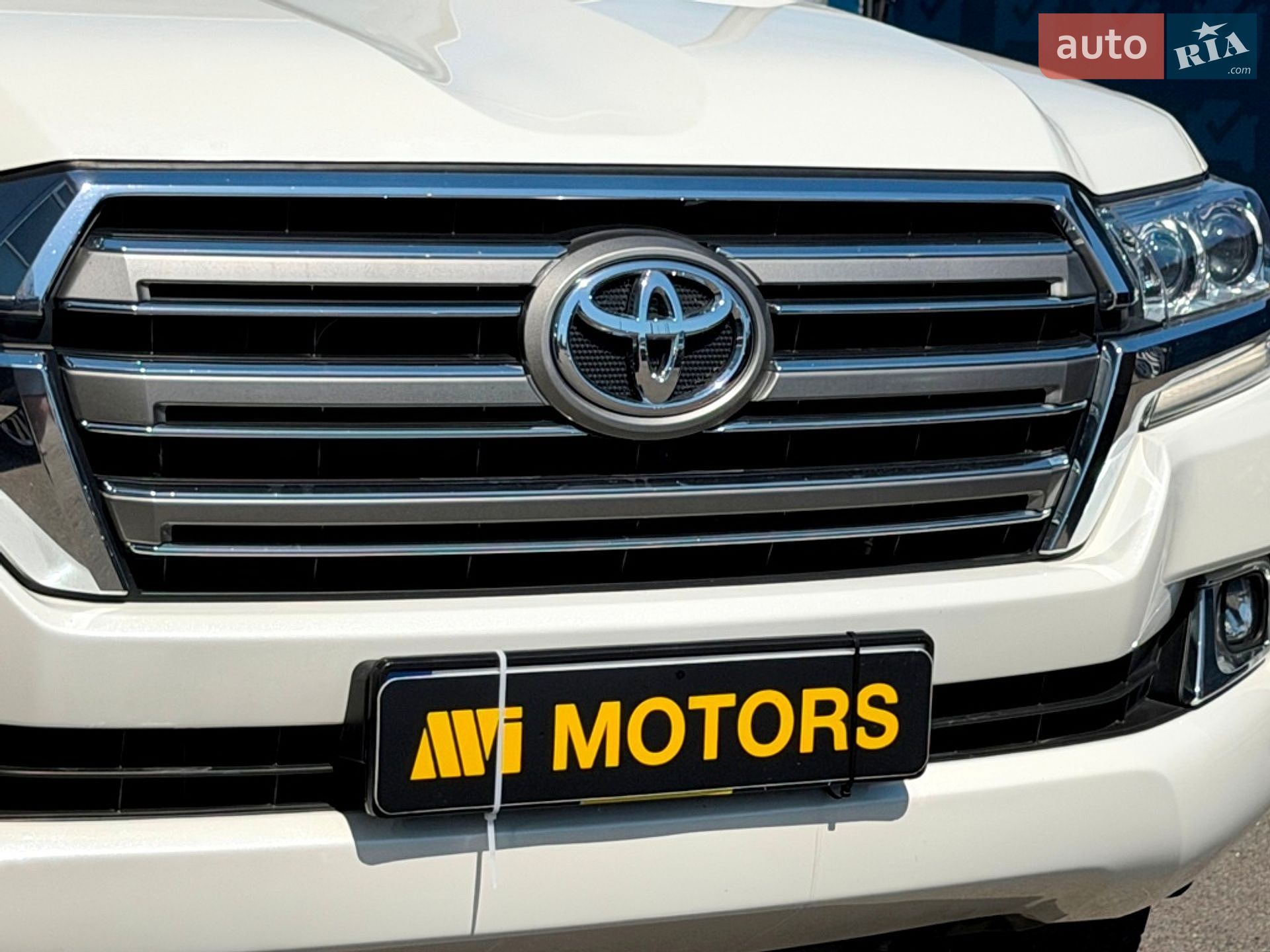 Toyota Land Cruiser 2021 VIN JTMCV05J804325651 фото оголошення 13 з 104