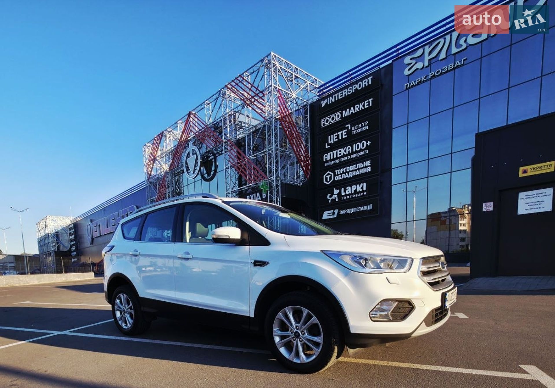 Ford Kuga 2019 VIN WF0AXXWPMAKP24725 фото оголошення 2 з 63