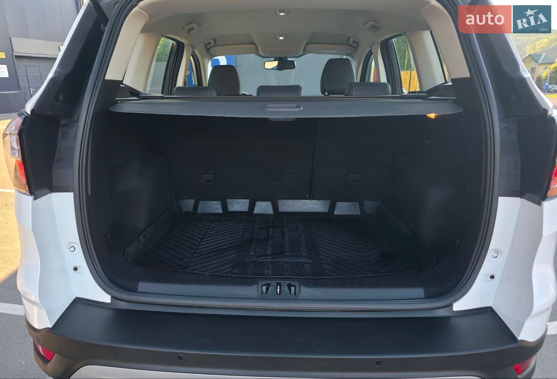 Ford Kuga 2019 VIN WF0AXXWPMAKP24725 фото оголошення 9 з 63