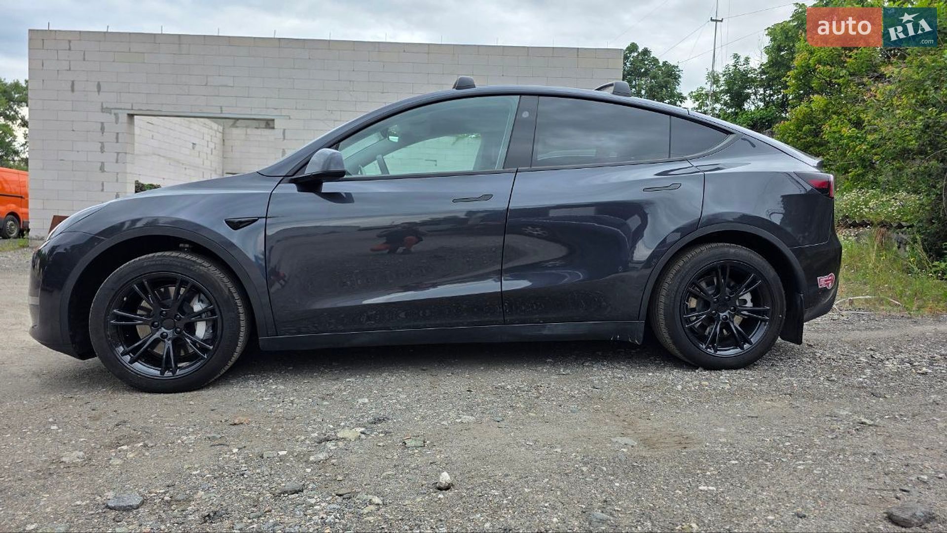 Tesla Model Y 2024 VIN 7SAYGDEE1RF123687 фото оголошення 7 з 12
