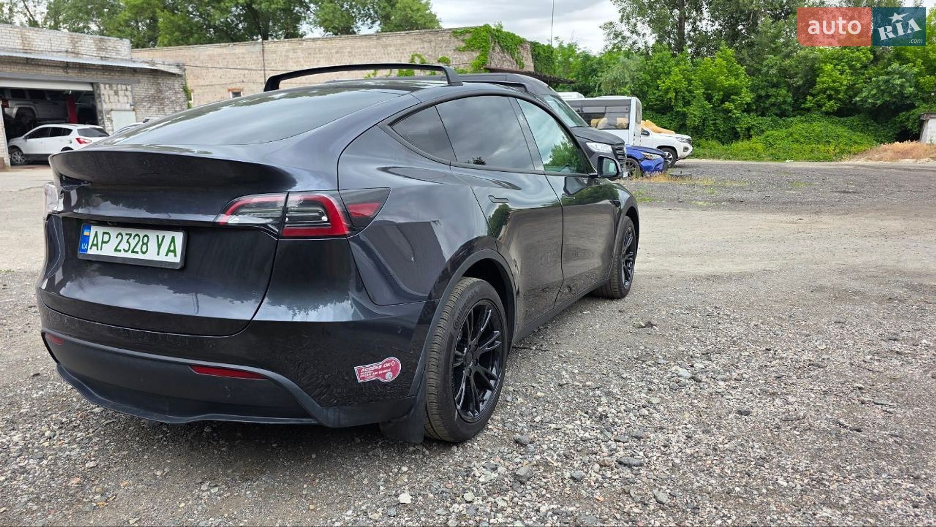 Tesla Model Y 2024 VIN 7SAYGDEE1RF123687 фото оголошення 3 з 12