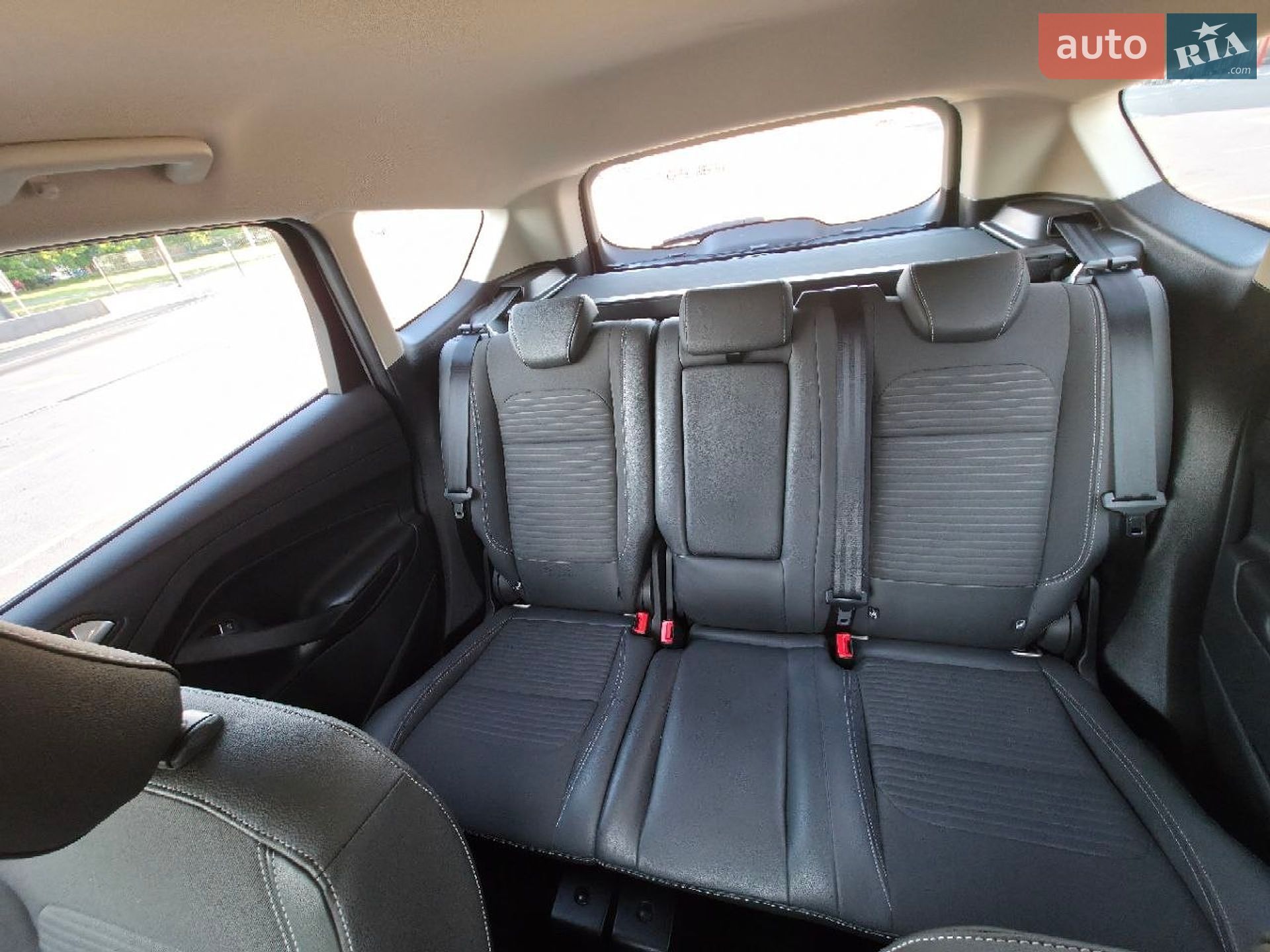Ford Kuga 2019 VIN WF0AXXWPMAKP24725 фото оголошення 23 з 63