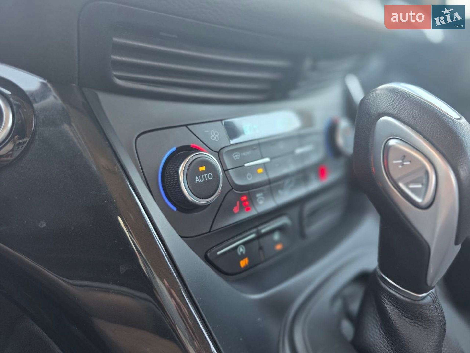 Ford Kuga 2019 VIN WF0AXXWPMAKP24725 фото оголошення 31 з 63