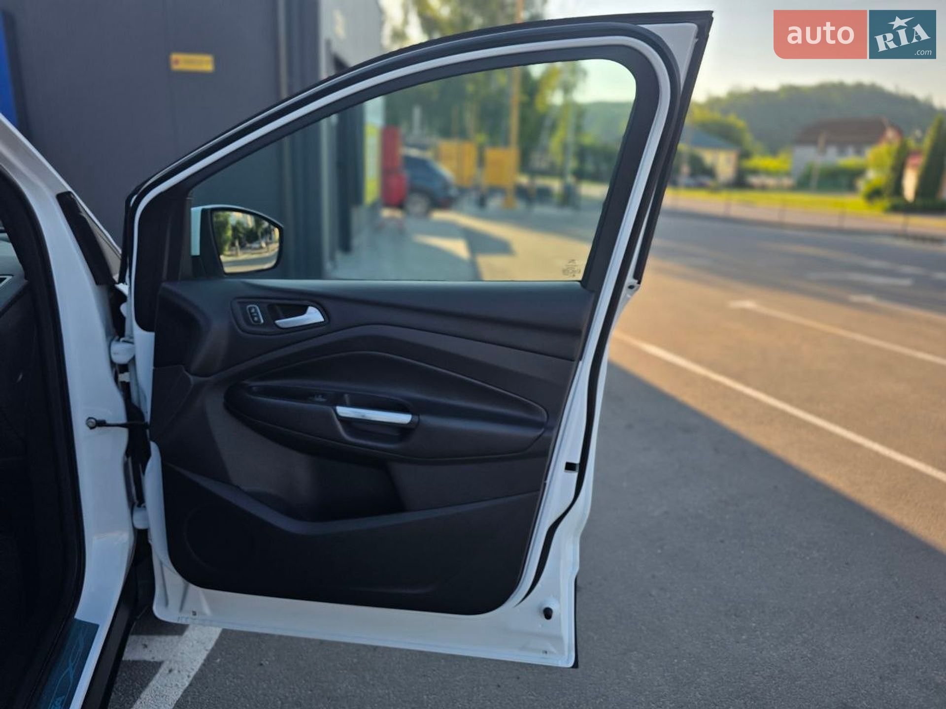 Ford Kuga 2019 VIN WF0AXXWPMAKP24725 фото оголошення 35 з 63