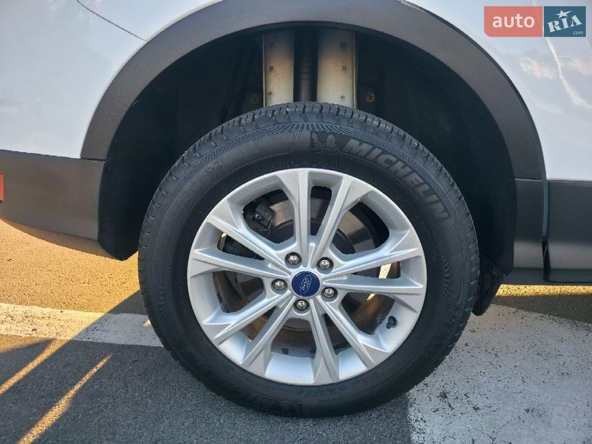 Ford Kuga 2019 VIN WF0AXXWPMAKP24725 фото оголошення 44 з 63