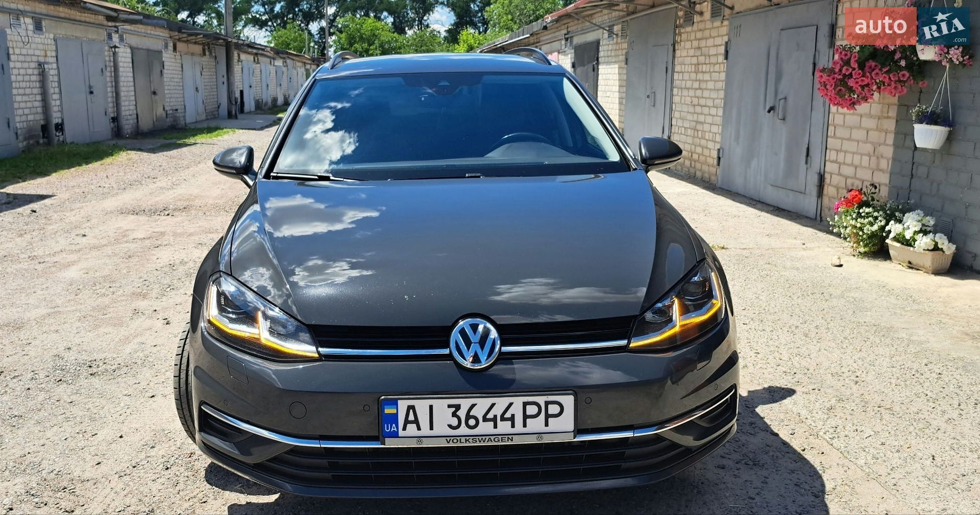 Volkswagen Golf 2018 VIN WVWZZZAUZJP602028 фото оголошення 2 з 20