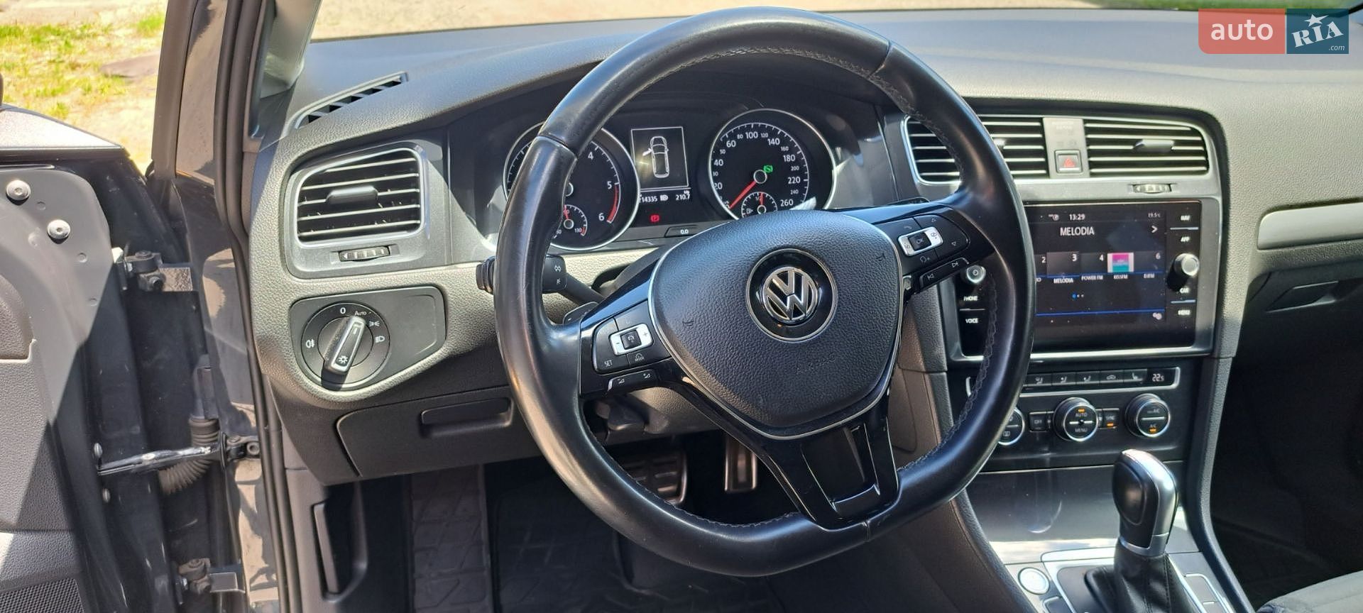 Volkswagen Golf 2018 VIN WVWZZZAUZJP602028 фото оголошення 5 з 20