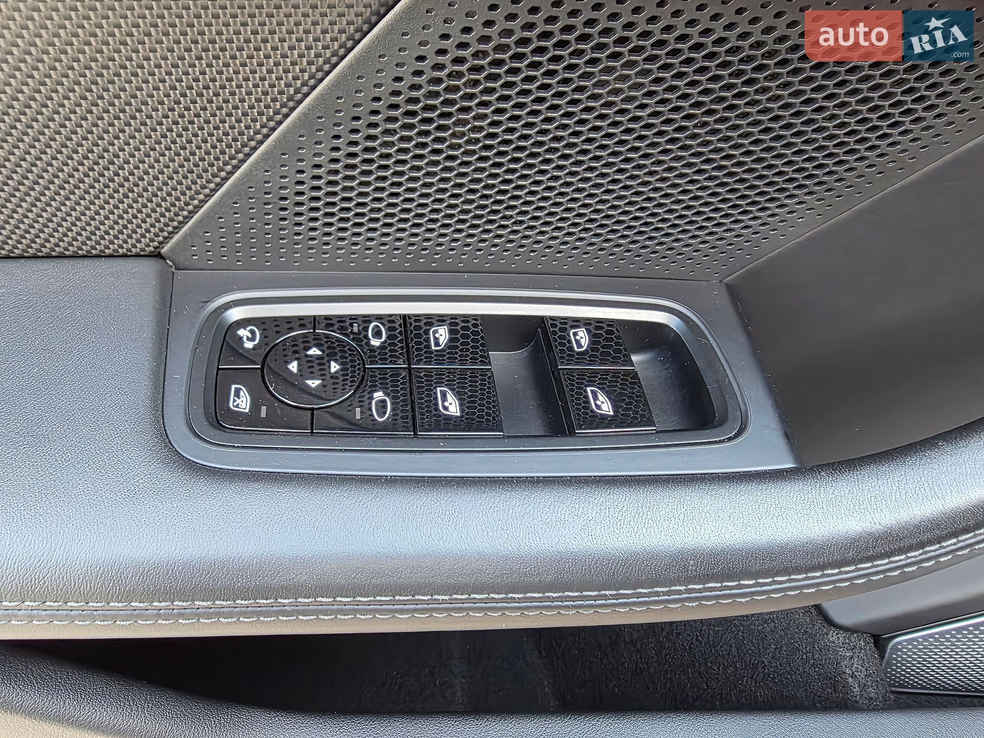 Porsche Taycan 2021 VIN WP0ZZZY1ZMSA57857 фото оголошення 26 з 44