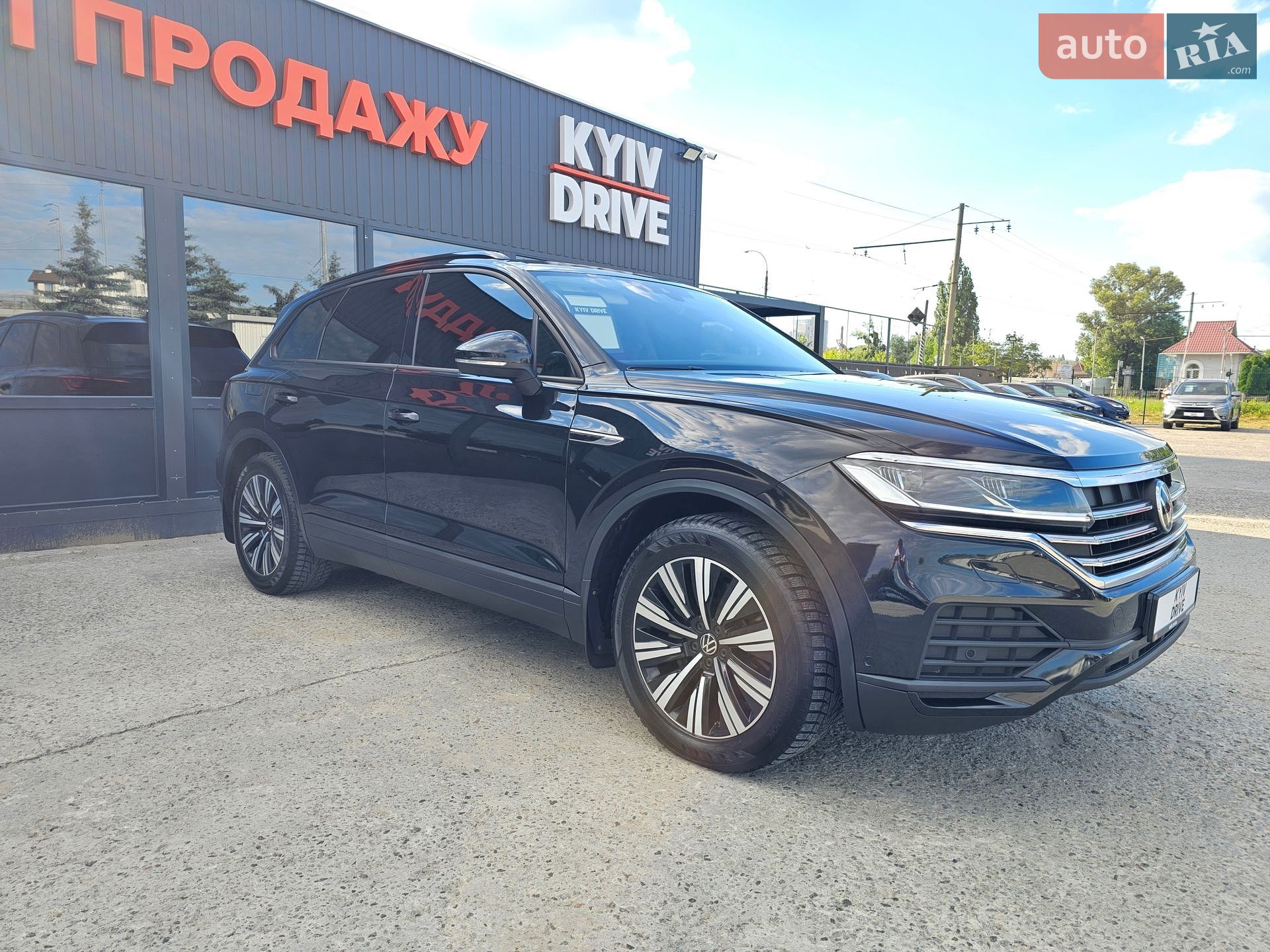 Volkswagen Touareg 2021 VIN WVGZZZCRZMD037949 фото оголошення 2 з 38