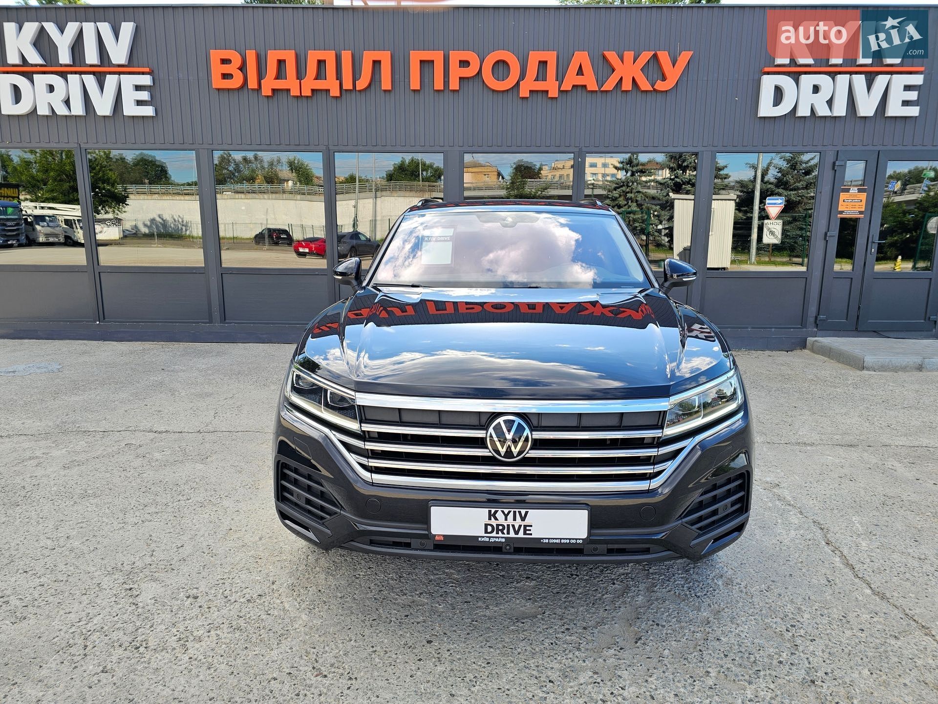 Volkswagen Touareg 2021 VIN WVGZZZCRZMD037949 фото оголошення 4 з 38