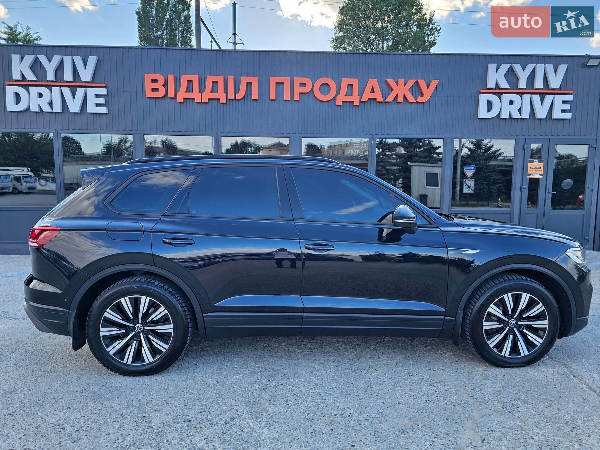 Volkswagen Touareg 2021 VIN WVGZZZCRZMD037949 фото оголошення 6 з 38