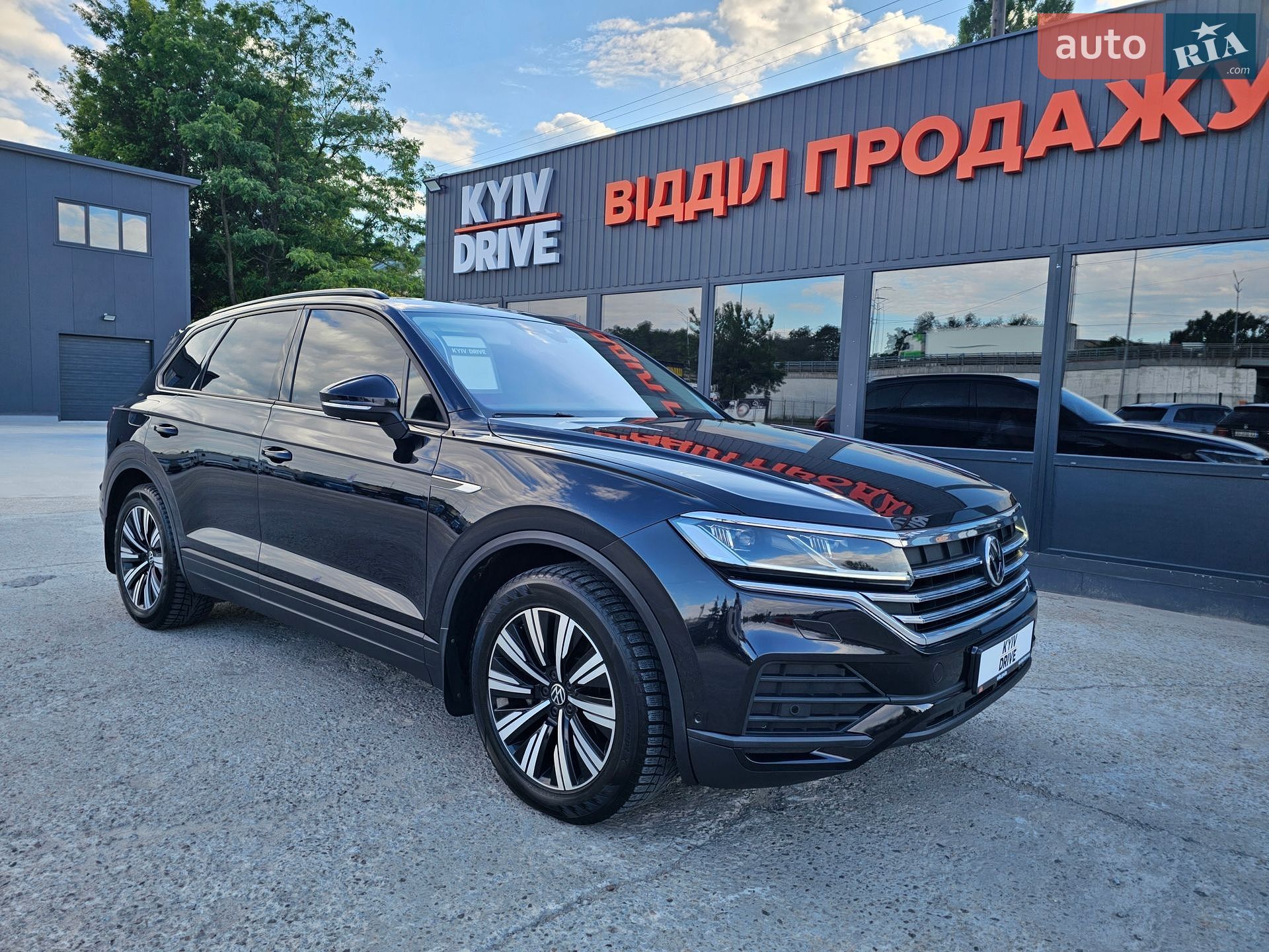 Volkswagen Touareg 2021 VIN WVGZZZCRZMD037949 фото оголошення 10 з 38