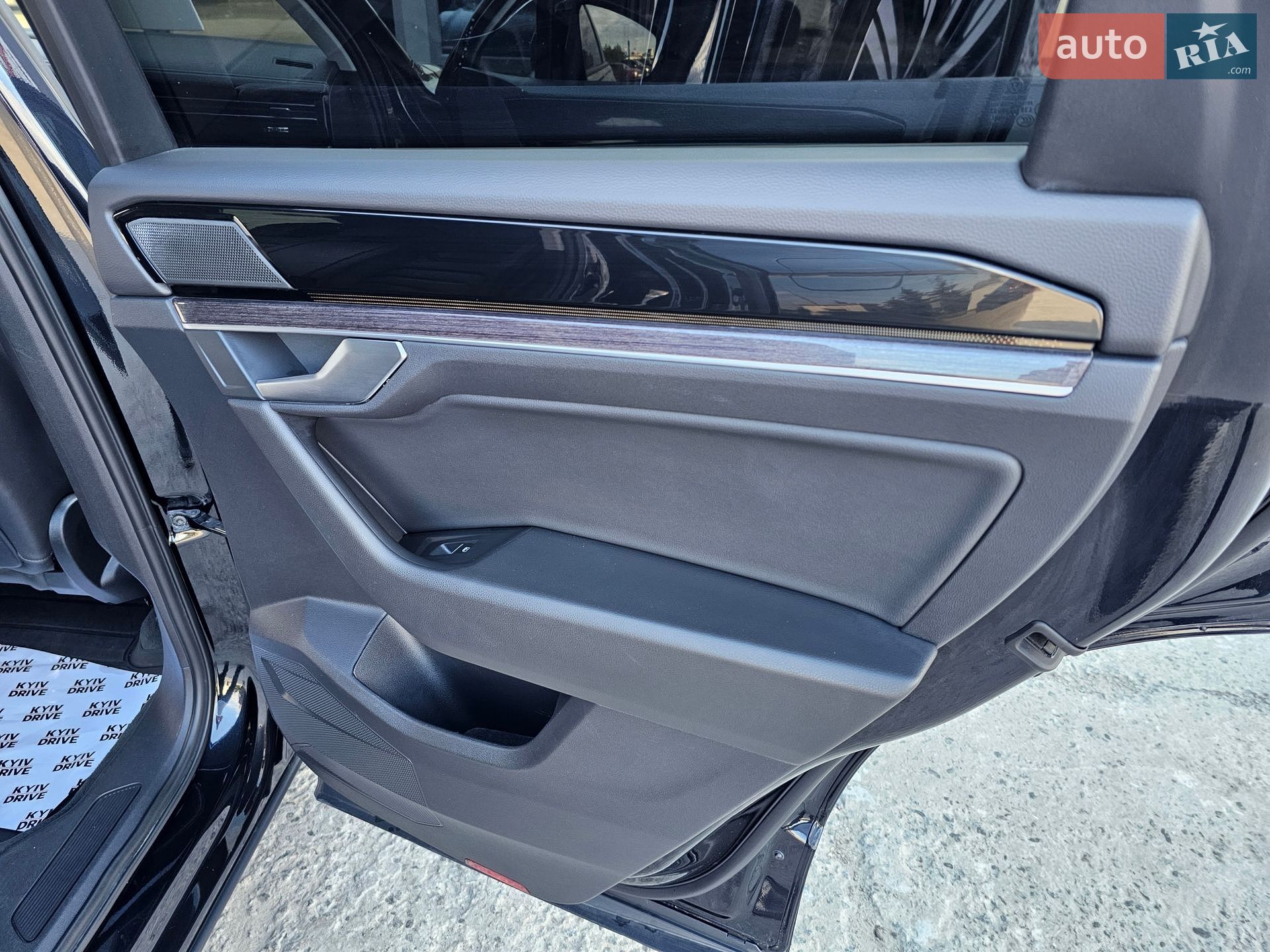 Volkswagen Touareg 2021 VIN WVGZZZCRZMD037949 фото оголошення 18 з 38