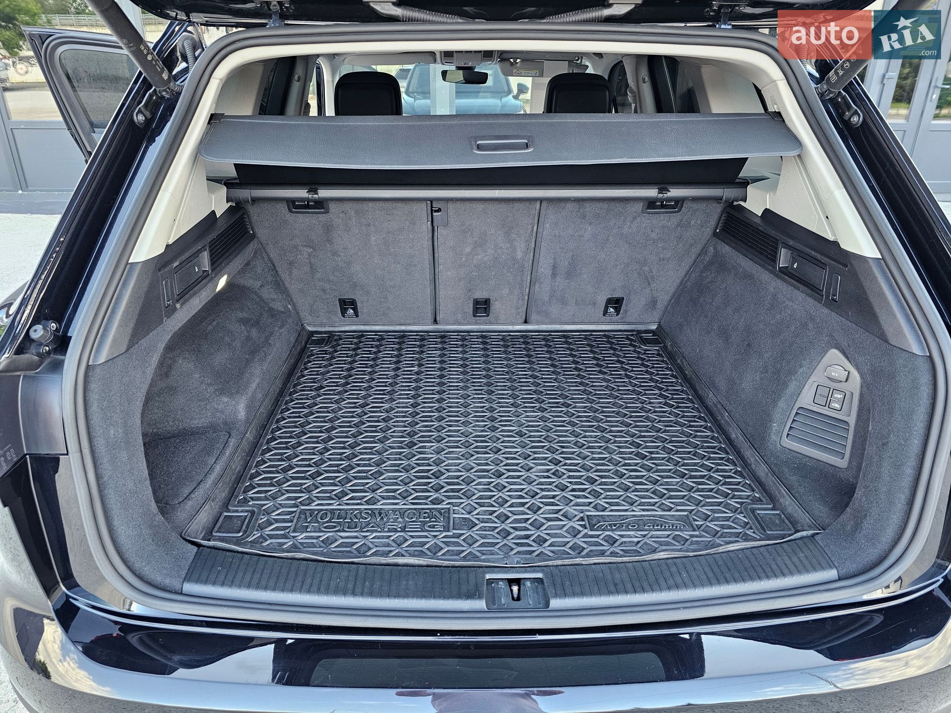 Volkswagen Touareg 2021 VIN WVGZZZCRZMD037949 фото оголошення 21 з 38