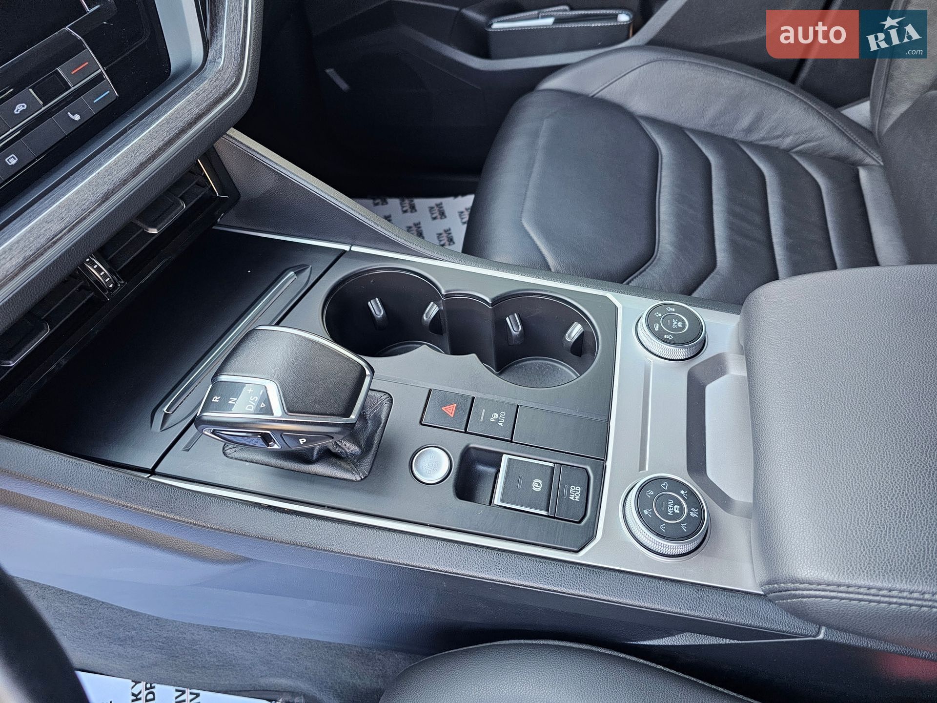 Volkswagen Touareg 2021 VIN WVGZZZCRZMD037949 фото оголошення 26 з 38