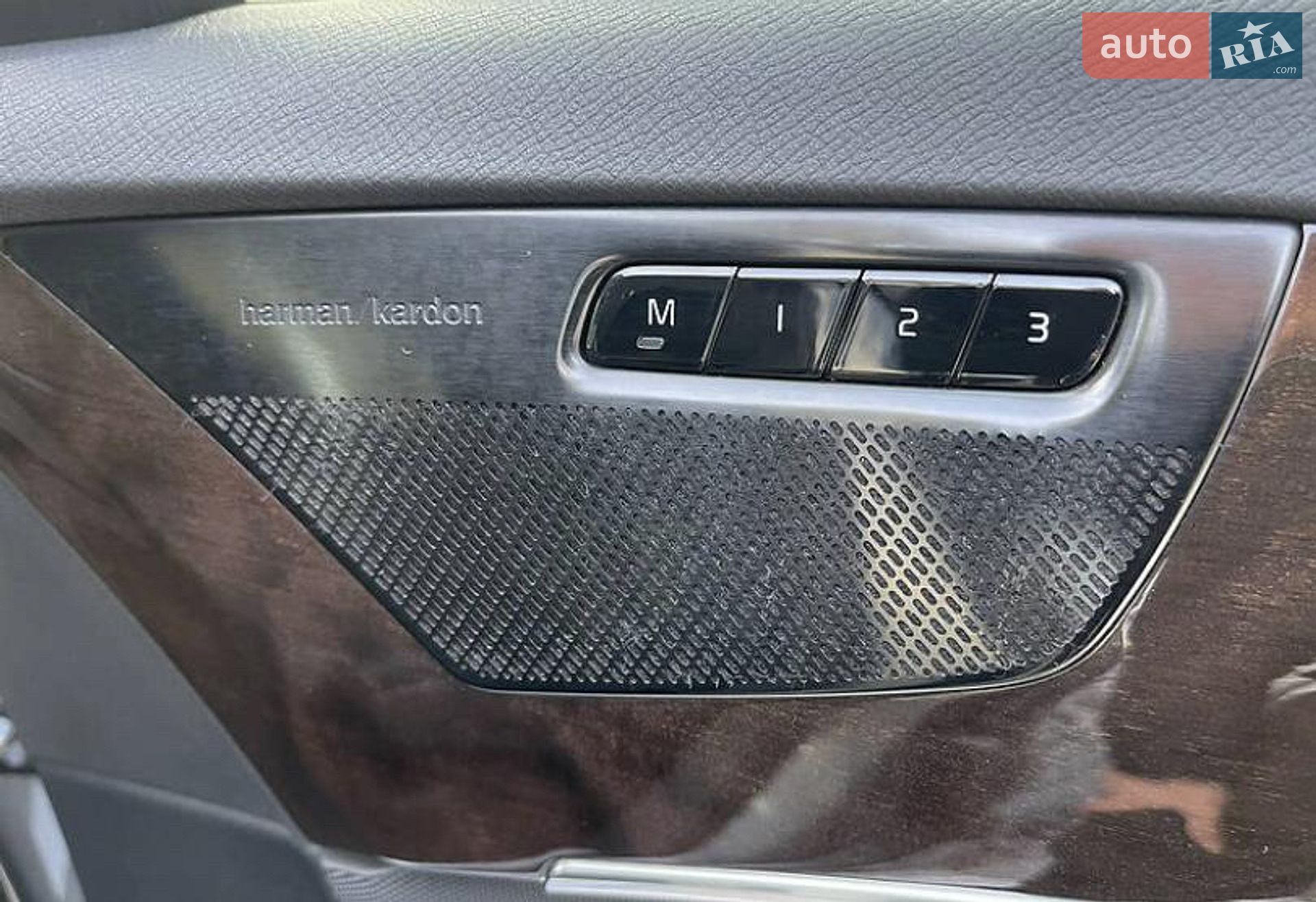 Volvo Xc90 2018 VIN YV1LC68UCK1467094 фото оголошення 8 з 12