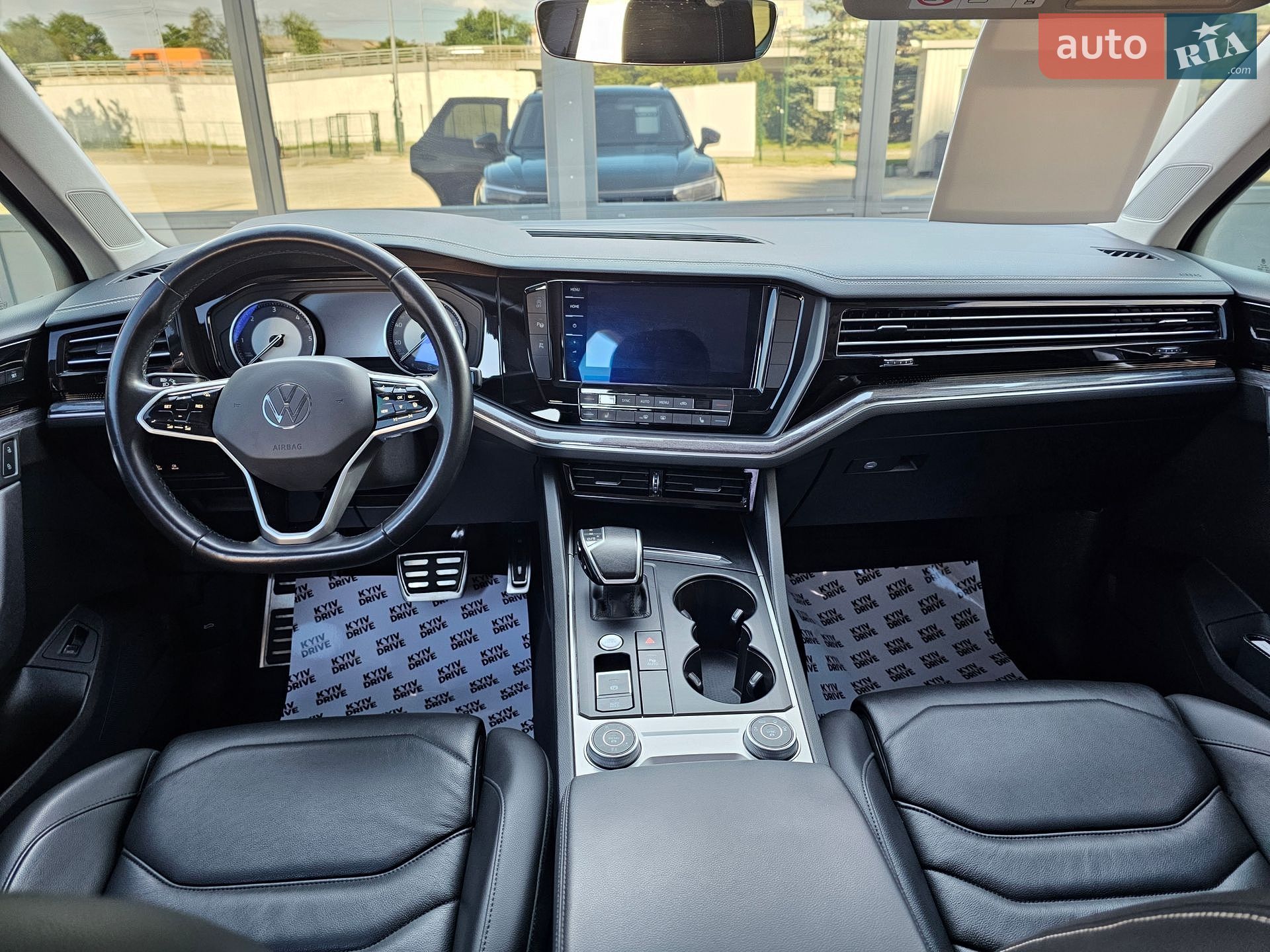 Volkswagen Touareg 2021 VIN WVGZZZCRZMD037949 фото оголошення 30 з 38