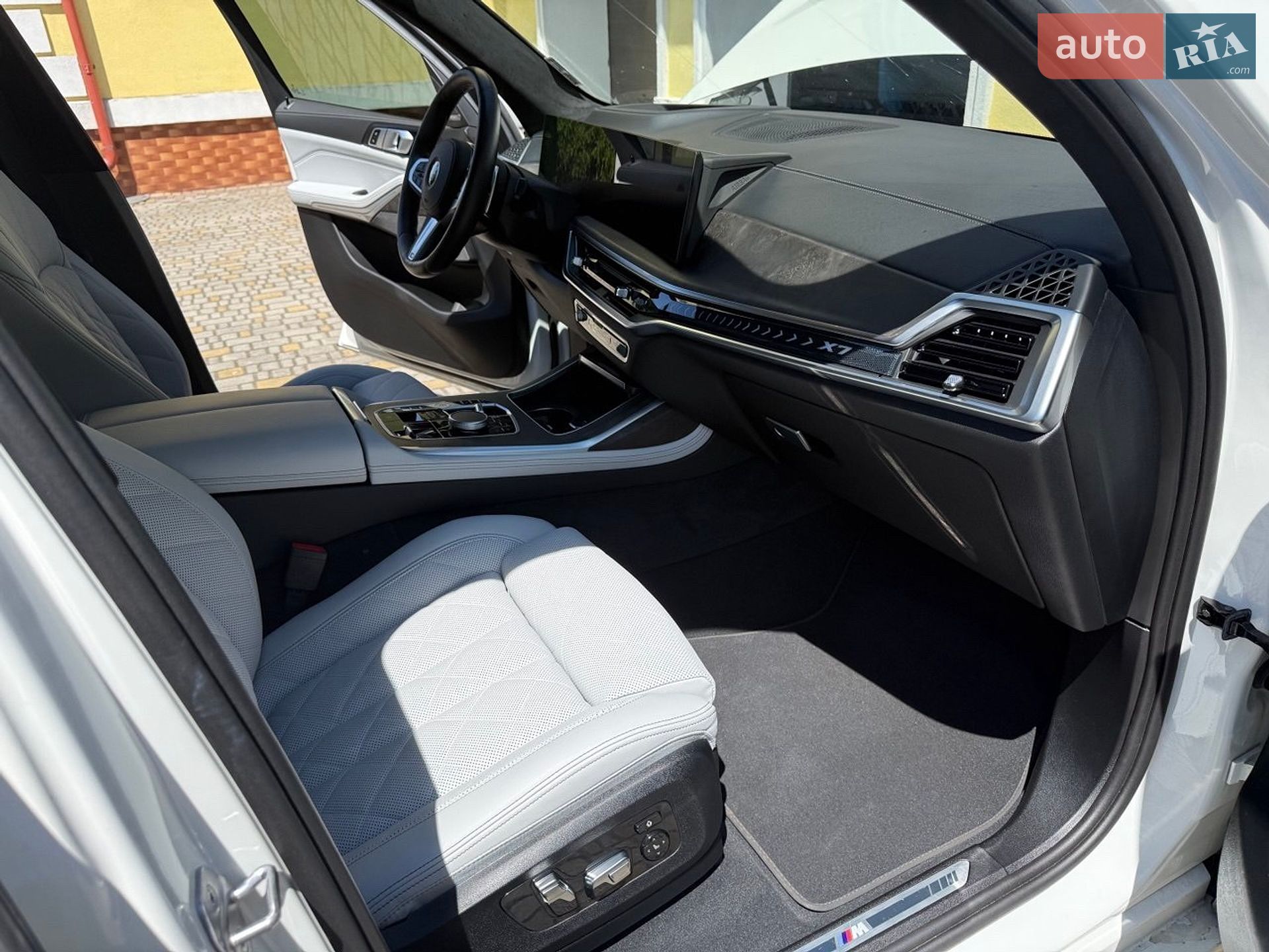 BMW X7 2024 VIN 5UX23EM06R9V80711 фото оголошення 16 з 24