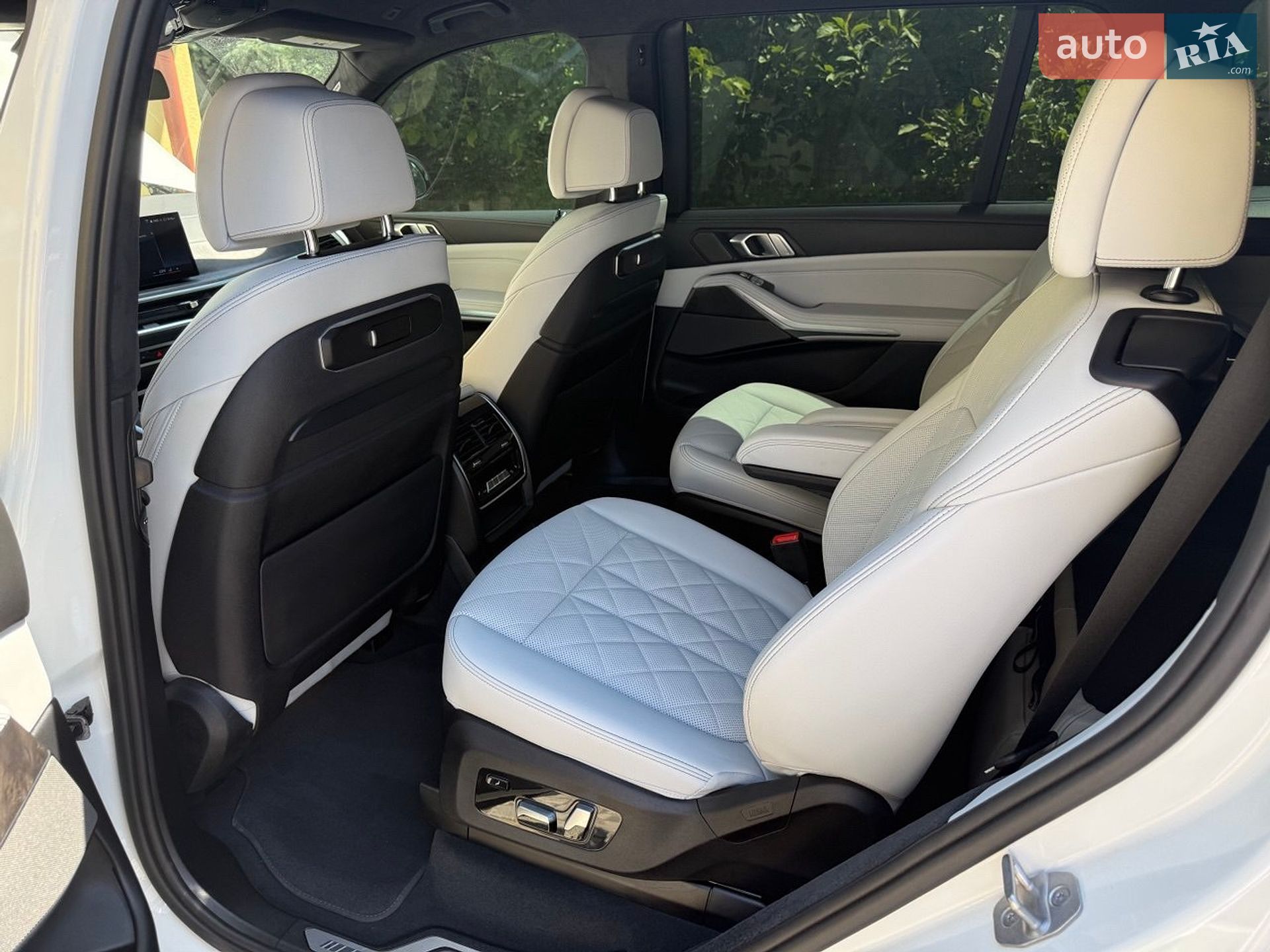 BMW X7 2024 VIN 5UX23EM06R9V80711 фото оголошення 18 з 24