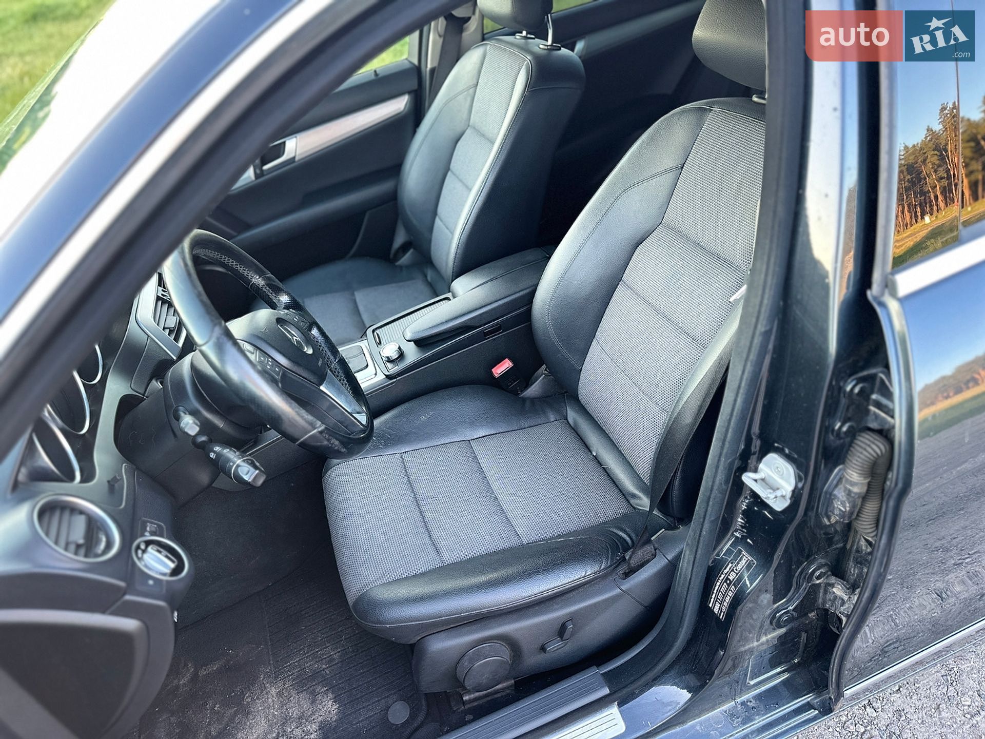 Mercedes-Benz C-Class 2011 VIN WDD2042001F726662 фото оголошення 9 з 24