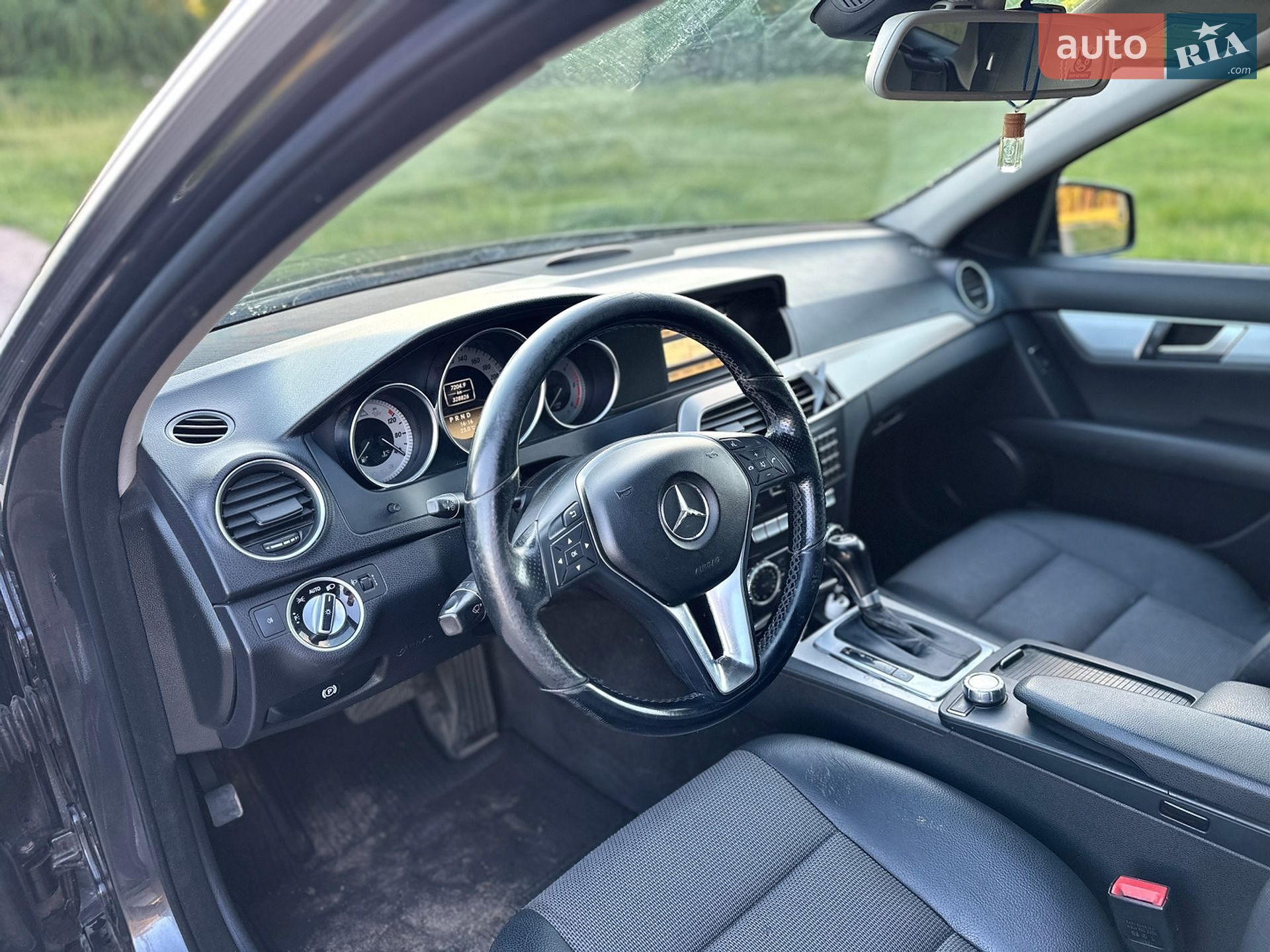 Mercedes-Benz C-Class 2011 VIN WDD2042001F726662 фото оголошення 10 з 24