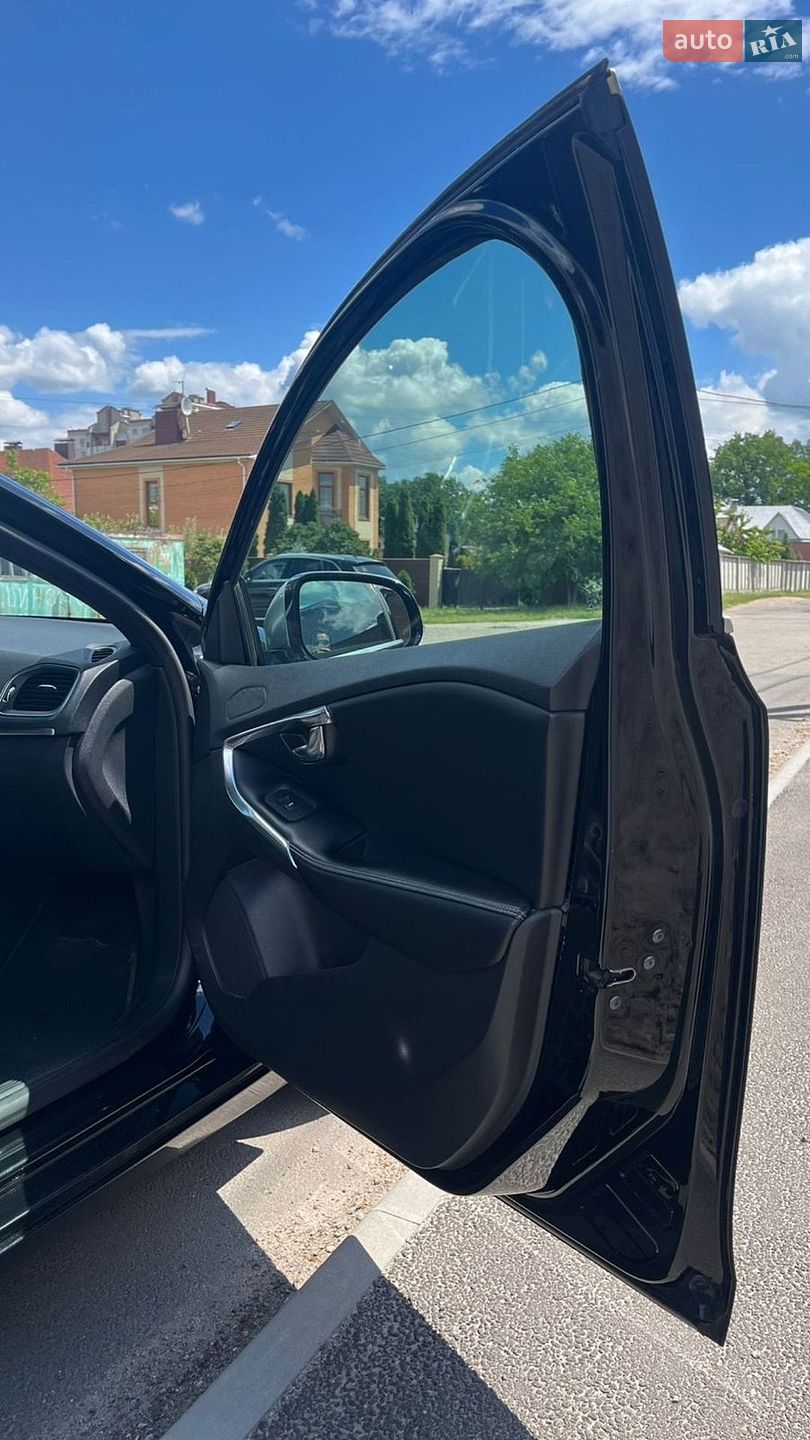 Volvo V40 2014 VIN YV1MV8461E2130075 фото оголошення 11 з 41