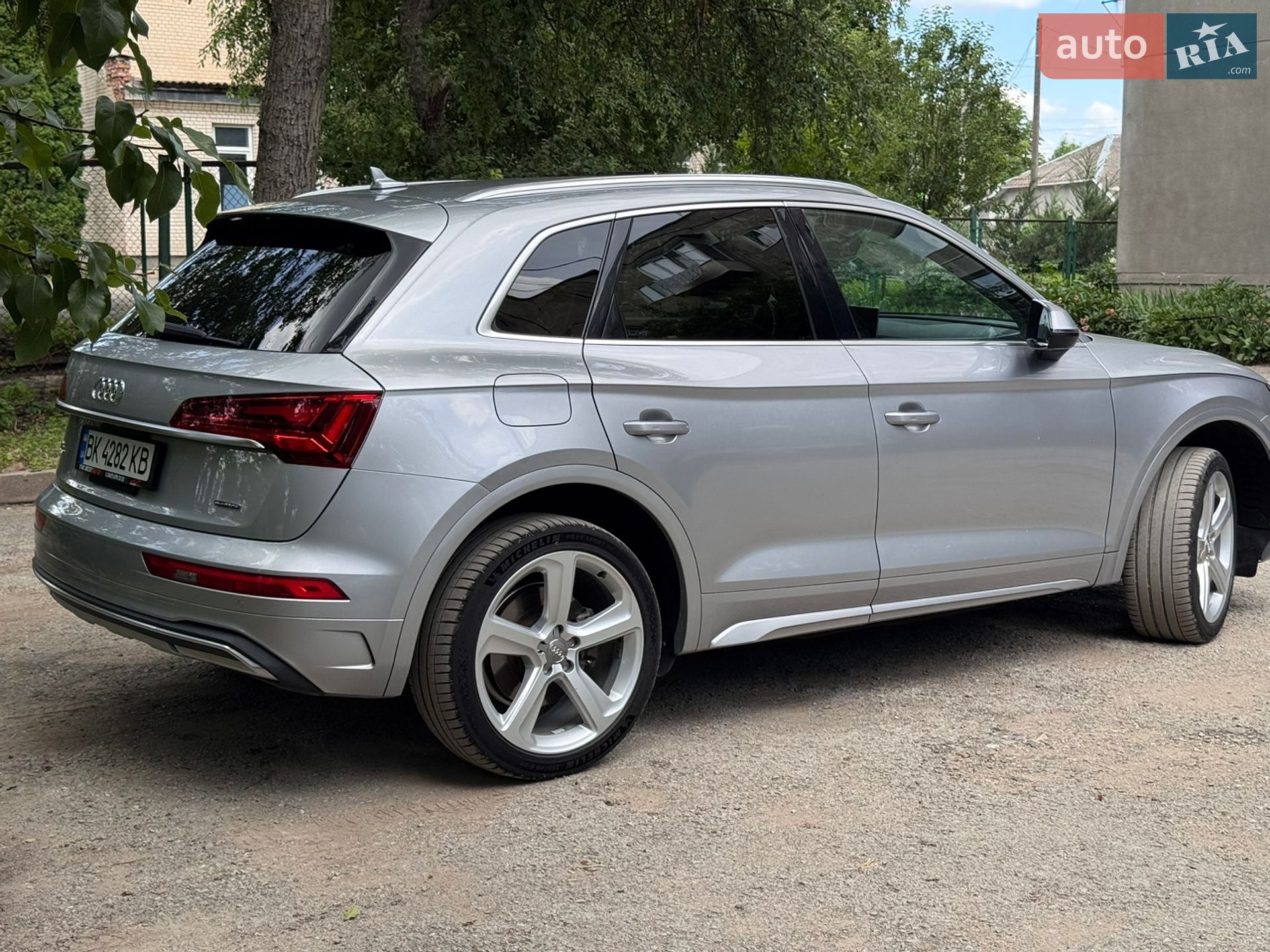 Audi Q5 2021 VIN WA1AAAFY0M2002243 фото оголошення 4 з 17