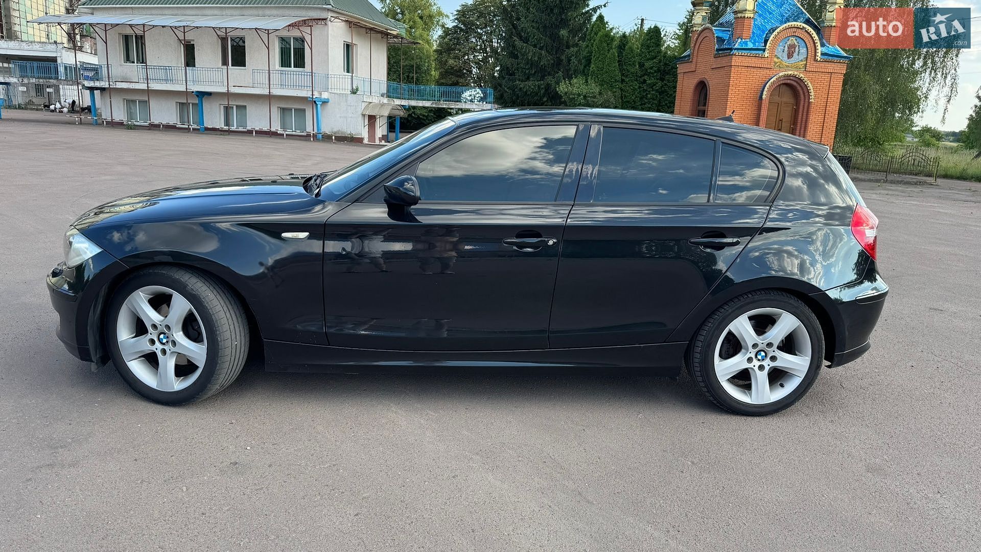 BMW 1 Series 2008 VIN WBAUD71010P258688 фото оголошення 3 з 27