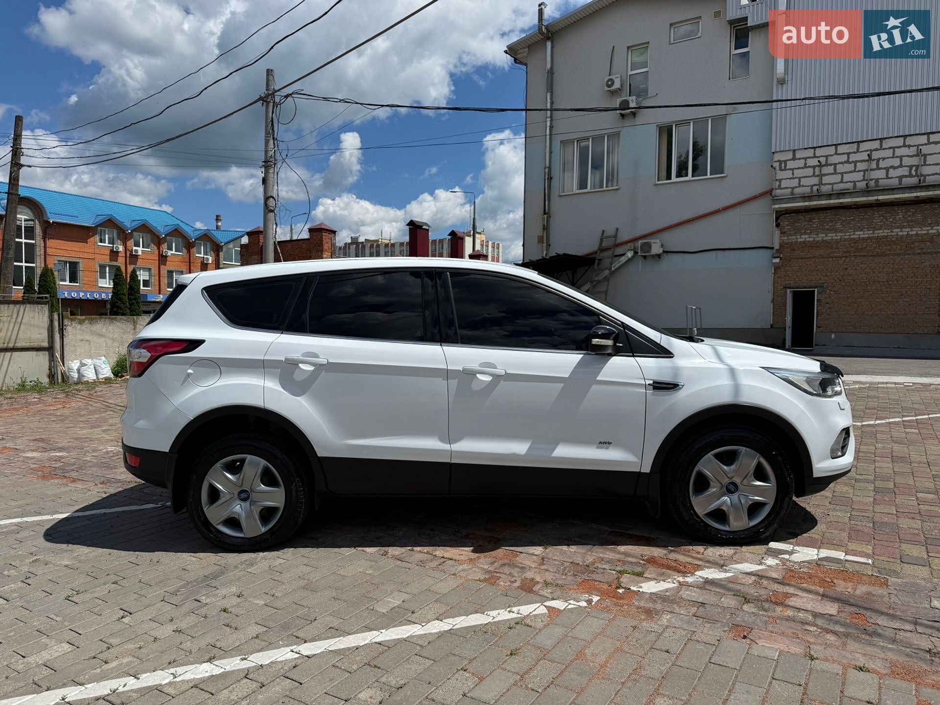 Ford Kuga 2017 VIN WF0AXXWPMAHC85252 фото оголошення 3 з 30