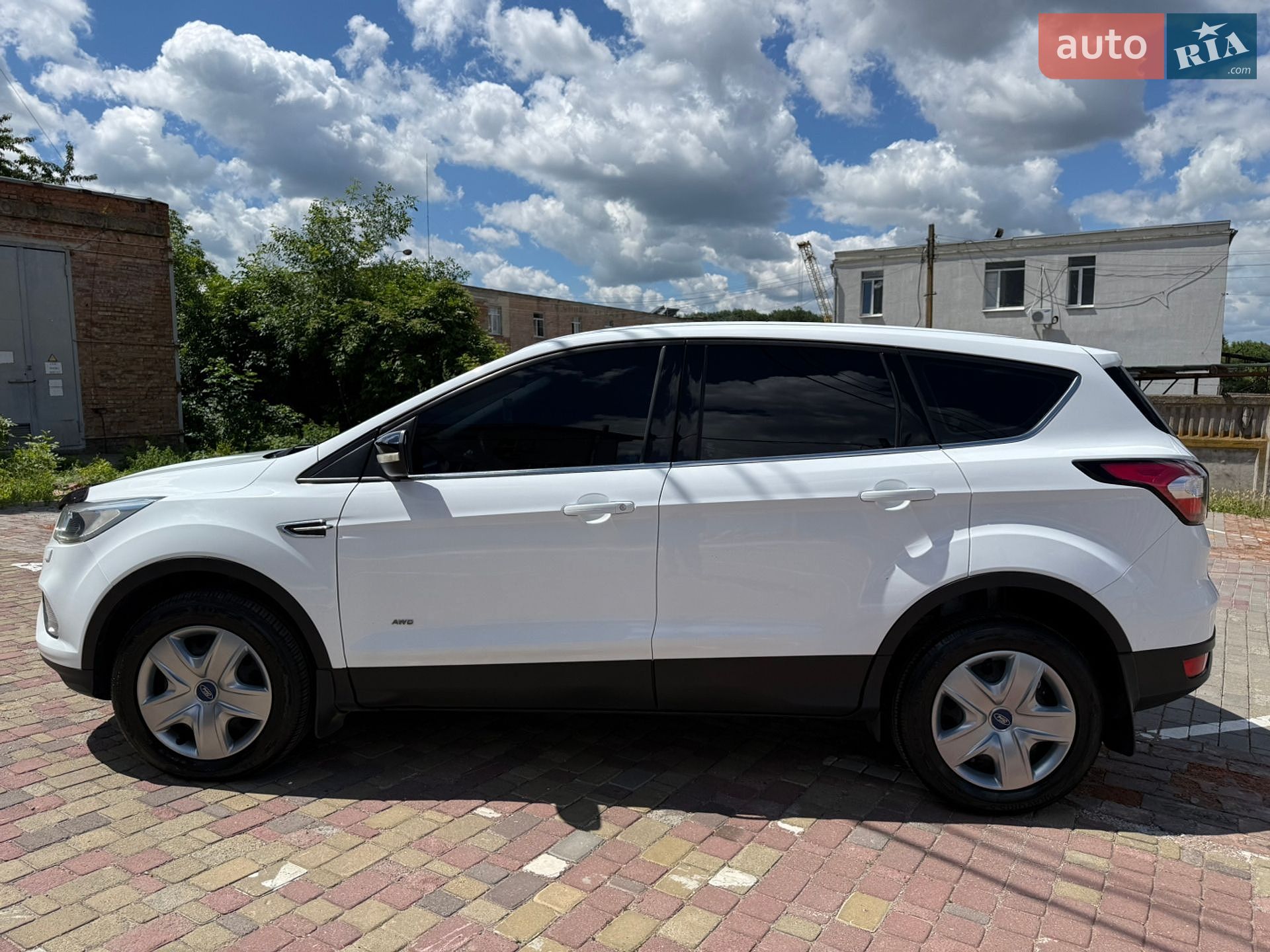 Ford Kuga 2017 VIN WF0AXXWPMAHC85252 фото оголошення 4 з 30