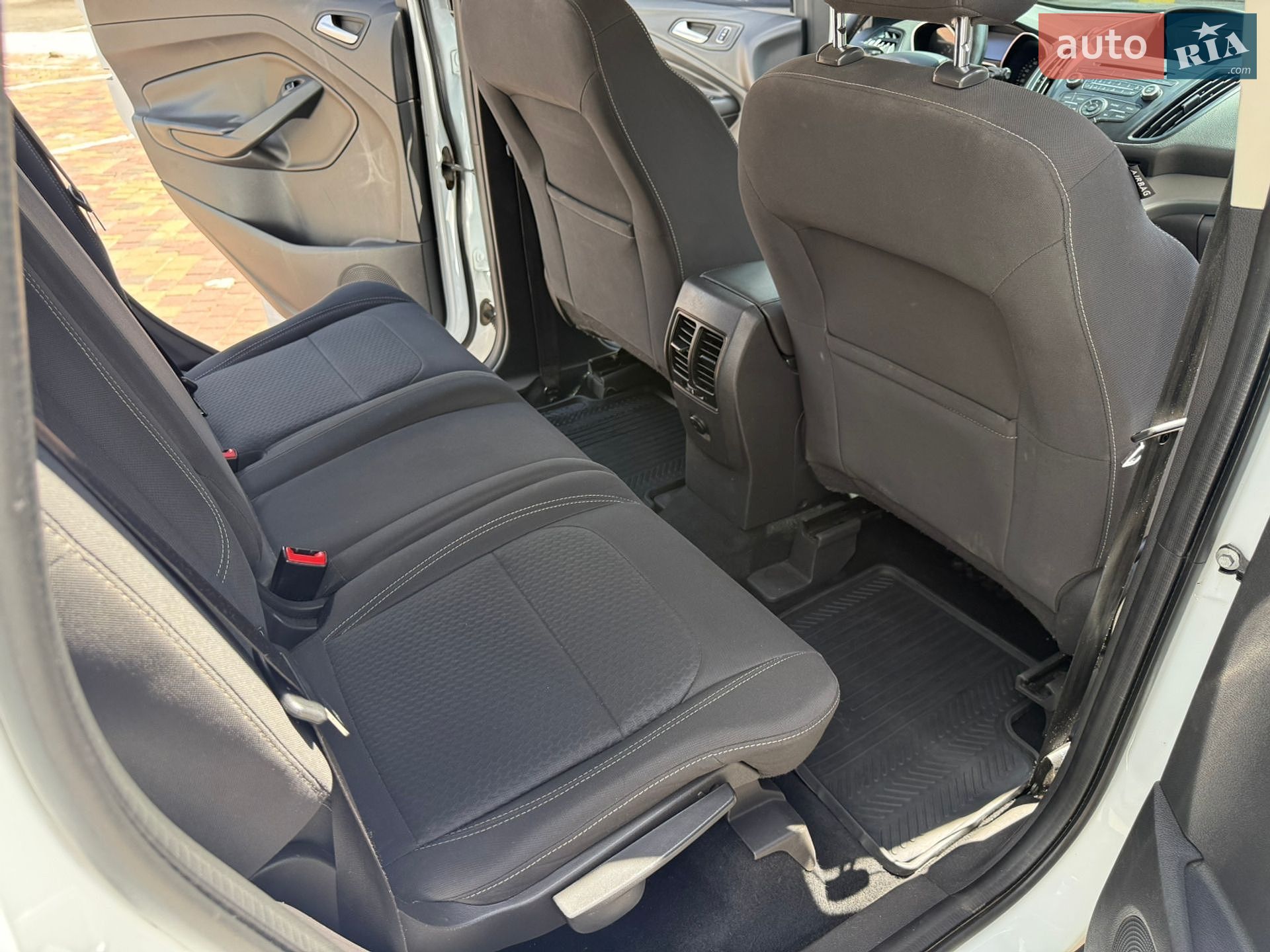 Ford Kuga 2017 VIN WF0AXXWPMAHC85252 фото оголошення 19 з 30